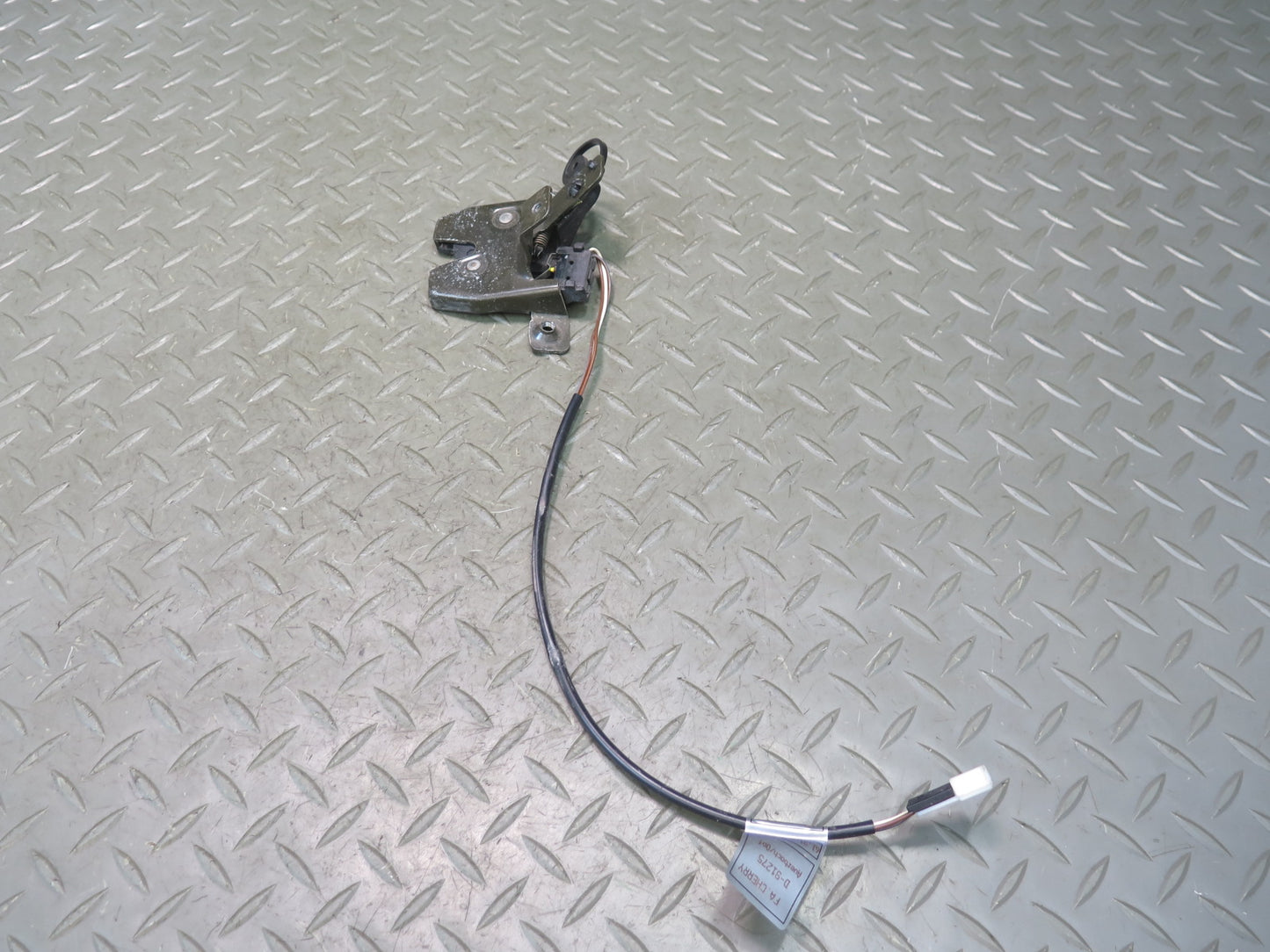 94-99 BMW E36 318iC Convertible Rear Trunk Lid Lock Latch Actuator 8173721 OEM