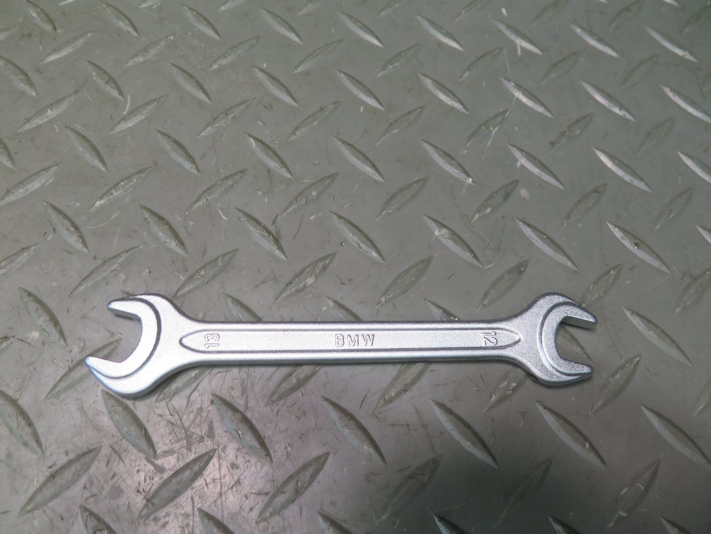 94-99 BMW E36 328iC Emergency Spare Tire Lift Jack Holder Wrench Tool KIT OEM