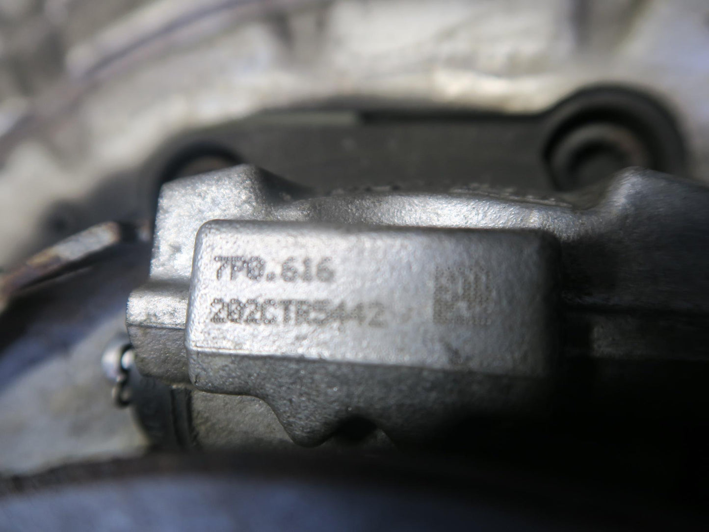 2011-2018 Porsche Cayenne 958 AWD Rear Right Spindle Knuckle Wheel Hub Bearing