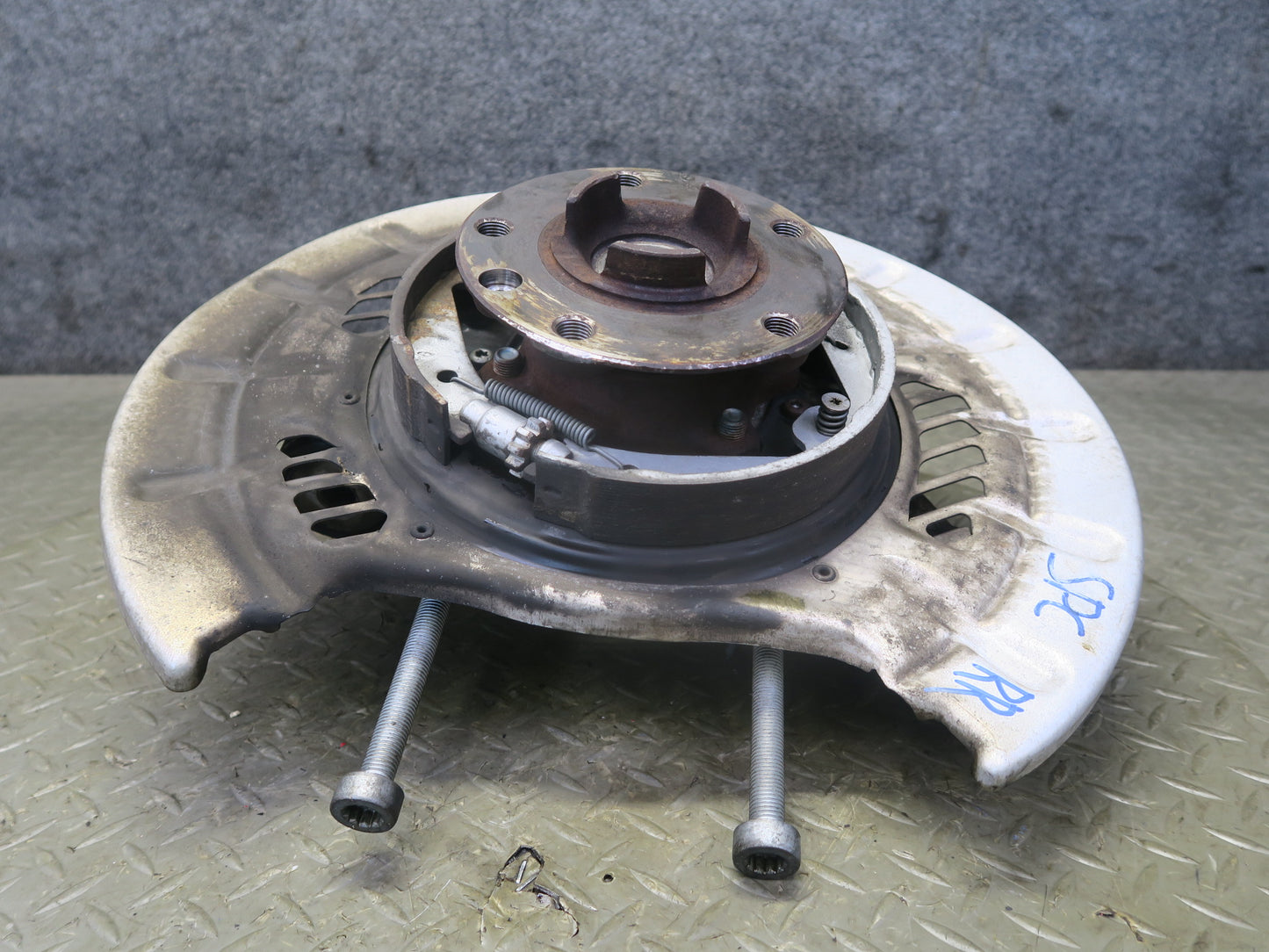 2011-2018 Porsche Cayenne 958 AWD Rear Right Spindle Knuckle Wheel Hub Bearing