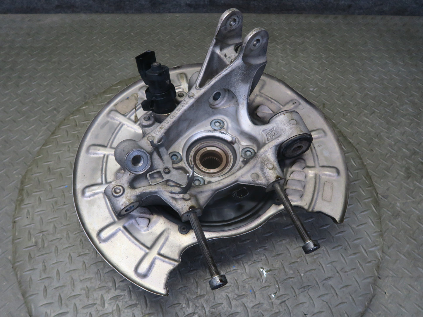 2011-2018 Porsche Cayenne 958 AWD Rear Right Spindle Knuckle Wheel Hub Bearing