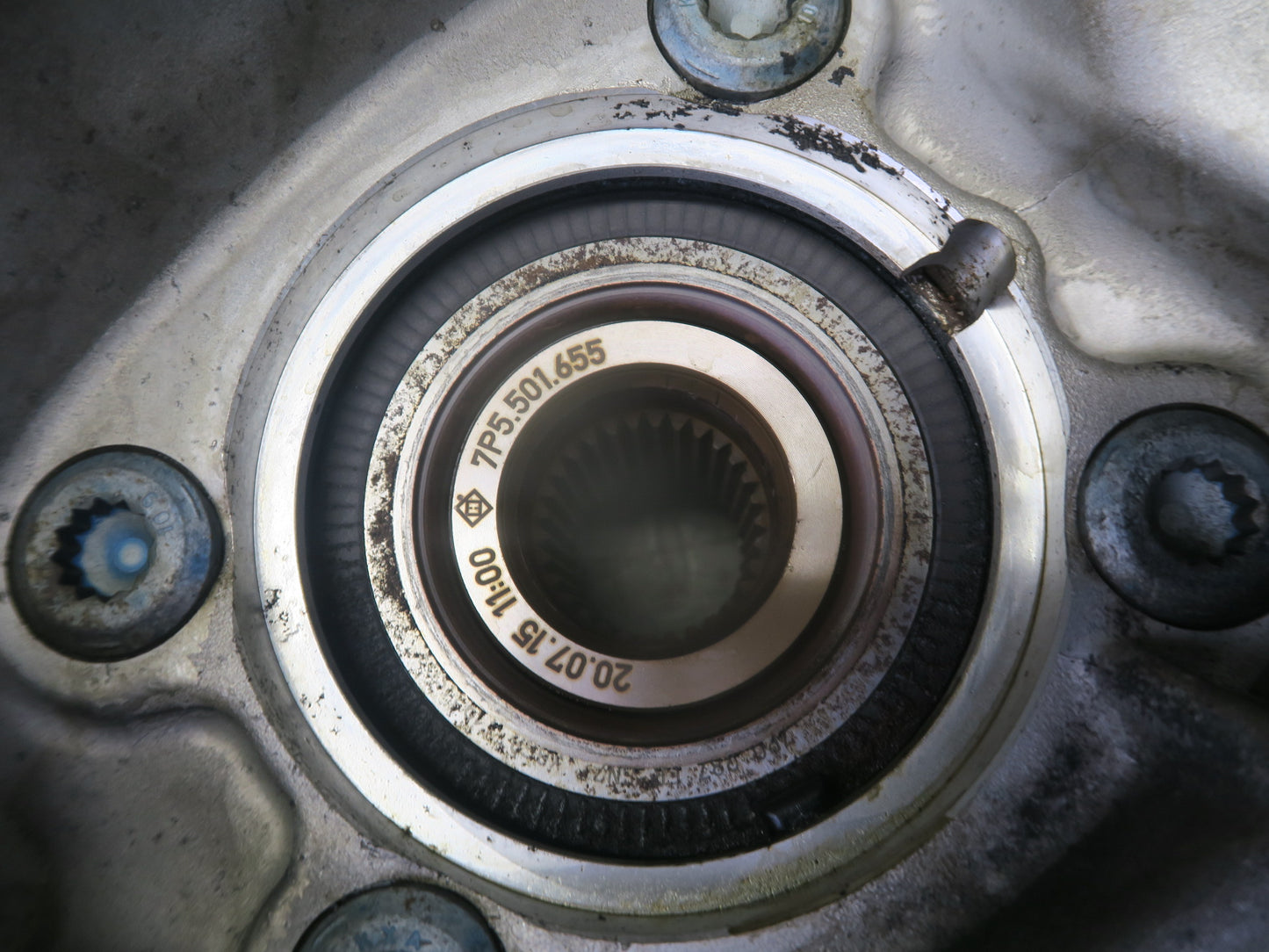 2011-2018 Porsche Cayenne 958 AWD Rear Right Spindle Knuckle Wheel Hub Bearing