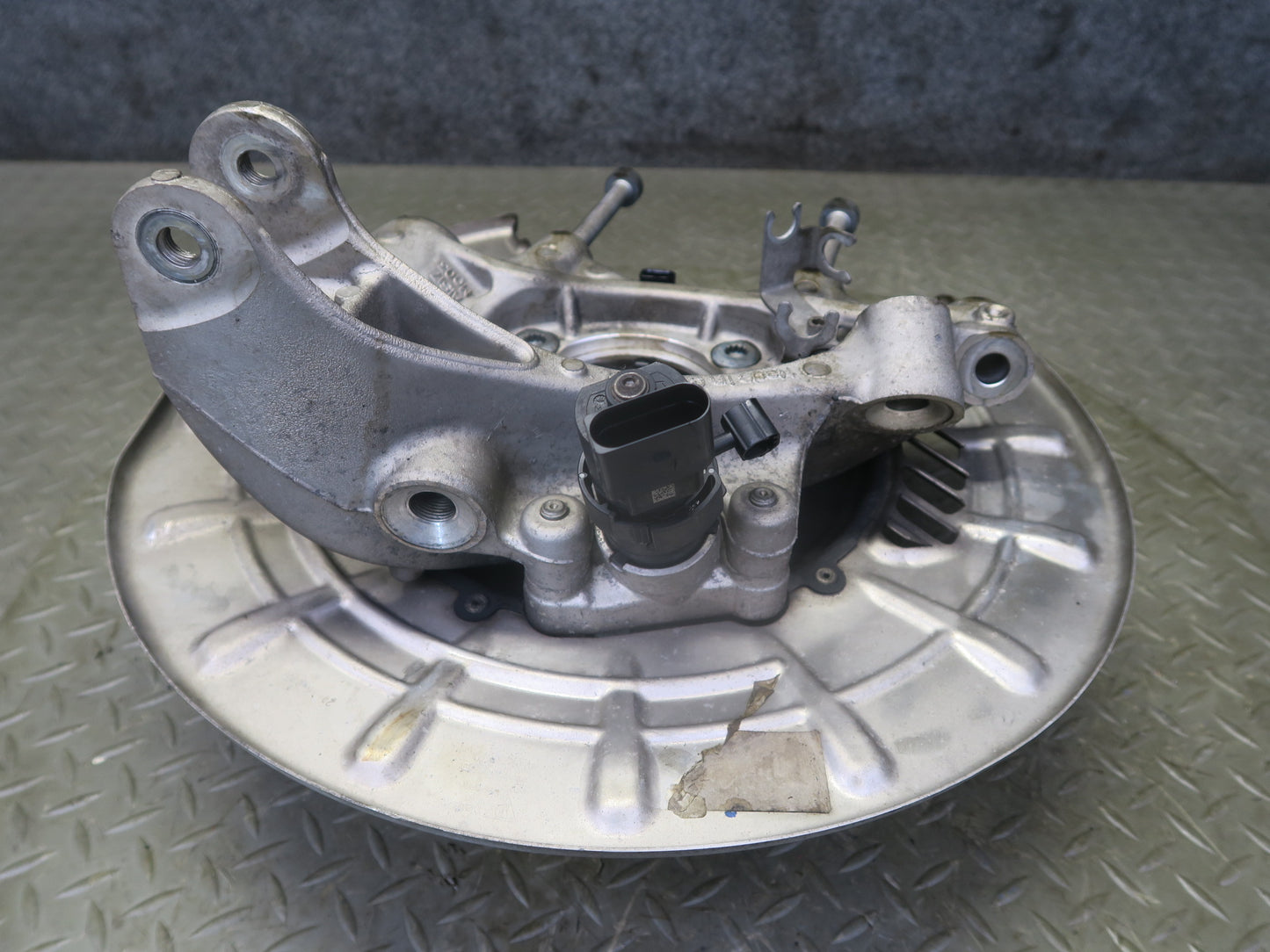 2011-2018 Porsche Cayenne 958 AWD Rear Right Spindle Knuckle Wheel Hub Bearing