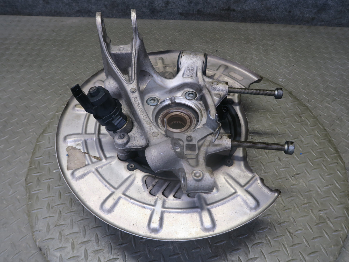 2011-2018 Porsche Cayenne 958 AWD Rear Right Spindle Knuckle Wheel Hub Bearing