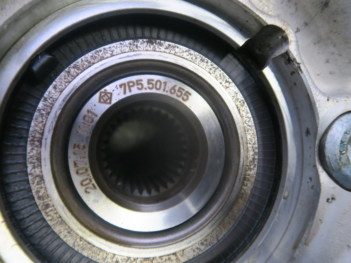 2011-2018 Porsche Cayenne 958 AWD Rear Left Spindle Knuckle Wheel Hub Bearing