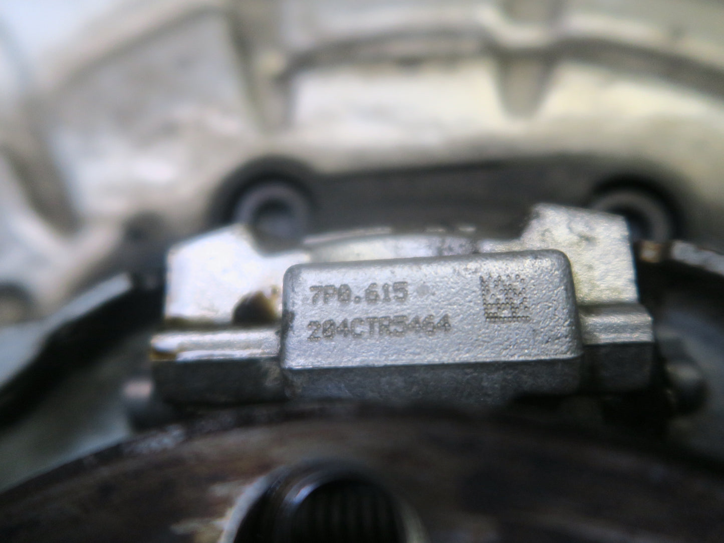 2011-2018 Porsche Cayenne 958 AWD Rear Left Spindle Knuckle Wheel Hub Bearing