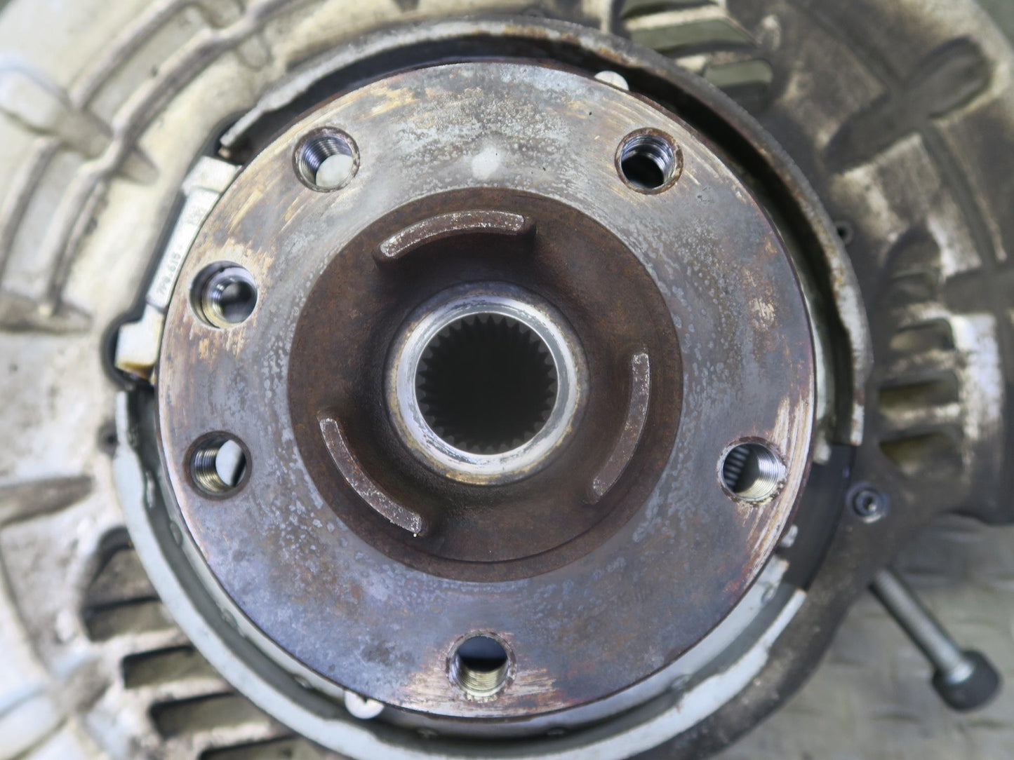 2011-2018 Porsche Cayenne 958 AWD Rear Left Spindle Knuckle Wheel Hub Bearing