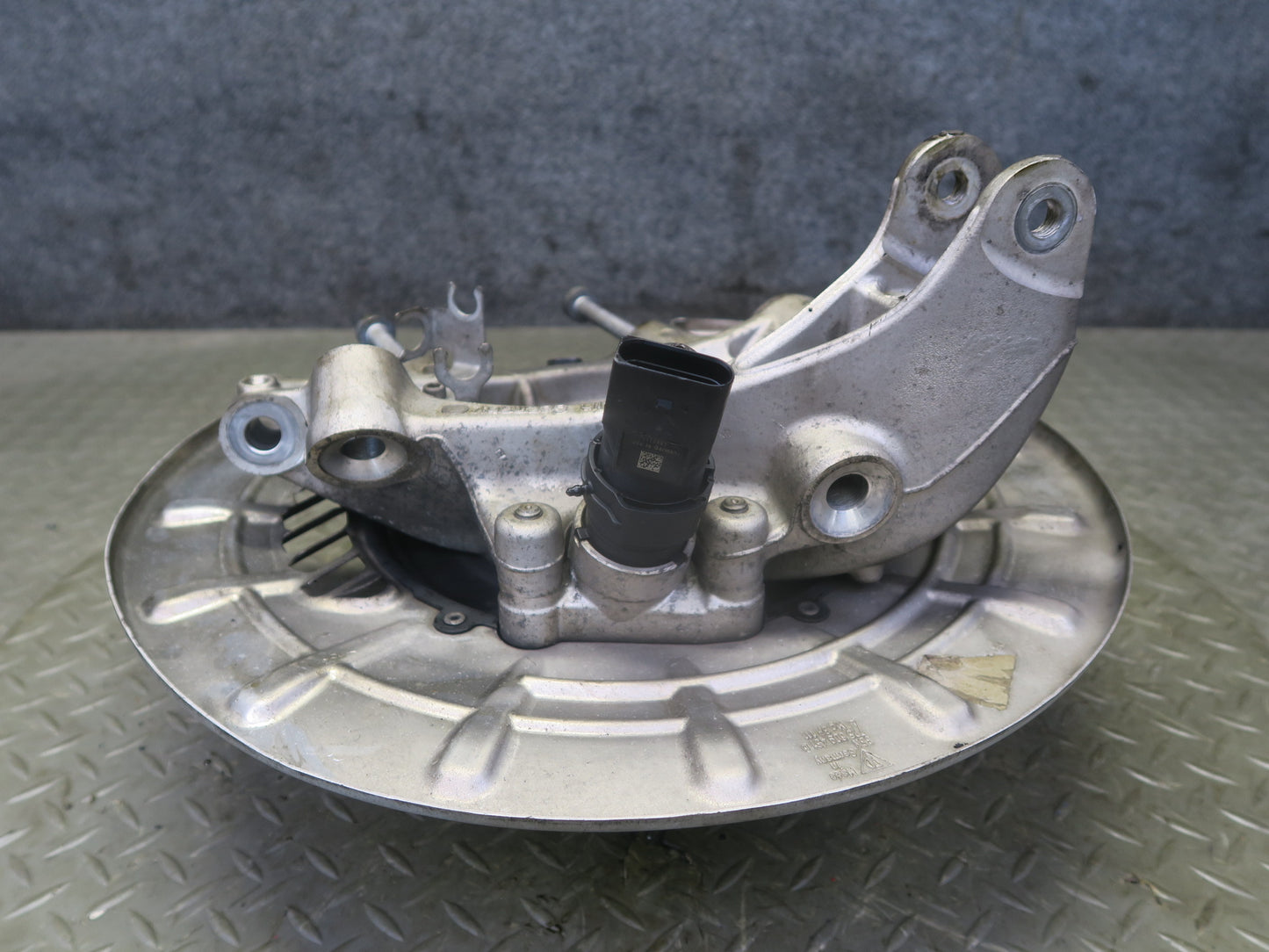 2011-2018 Porsche Cayenne 958 AWD Rear Left Spindle Knuckle Wheel Hub Bearing