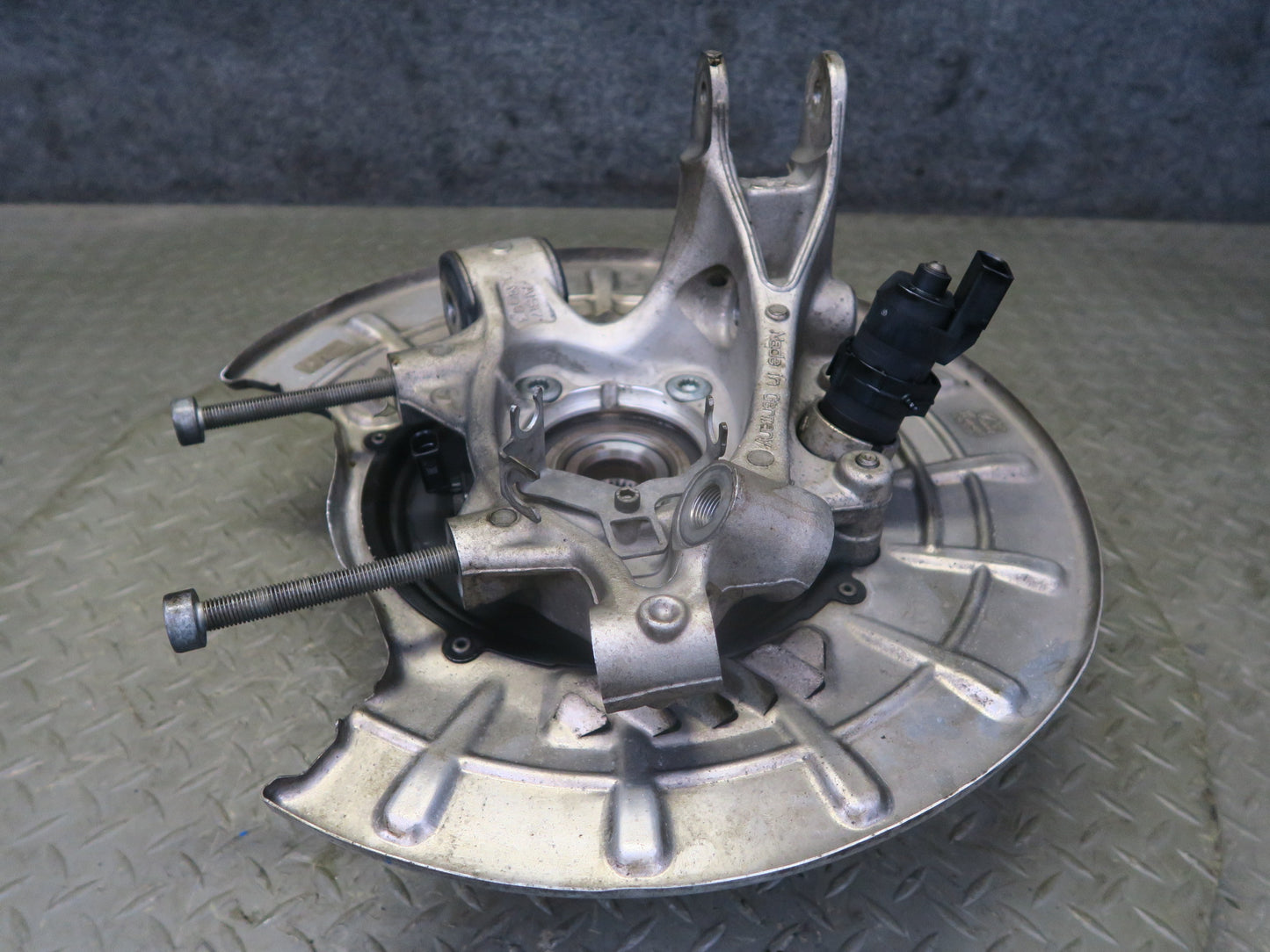 2011-2018 Porsche Cayenne 958 AWD Rear Left Spindle Knuckle Wheel Hub Bearing