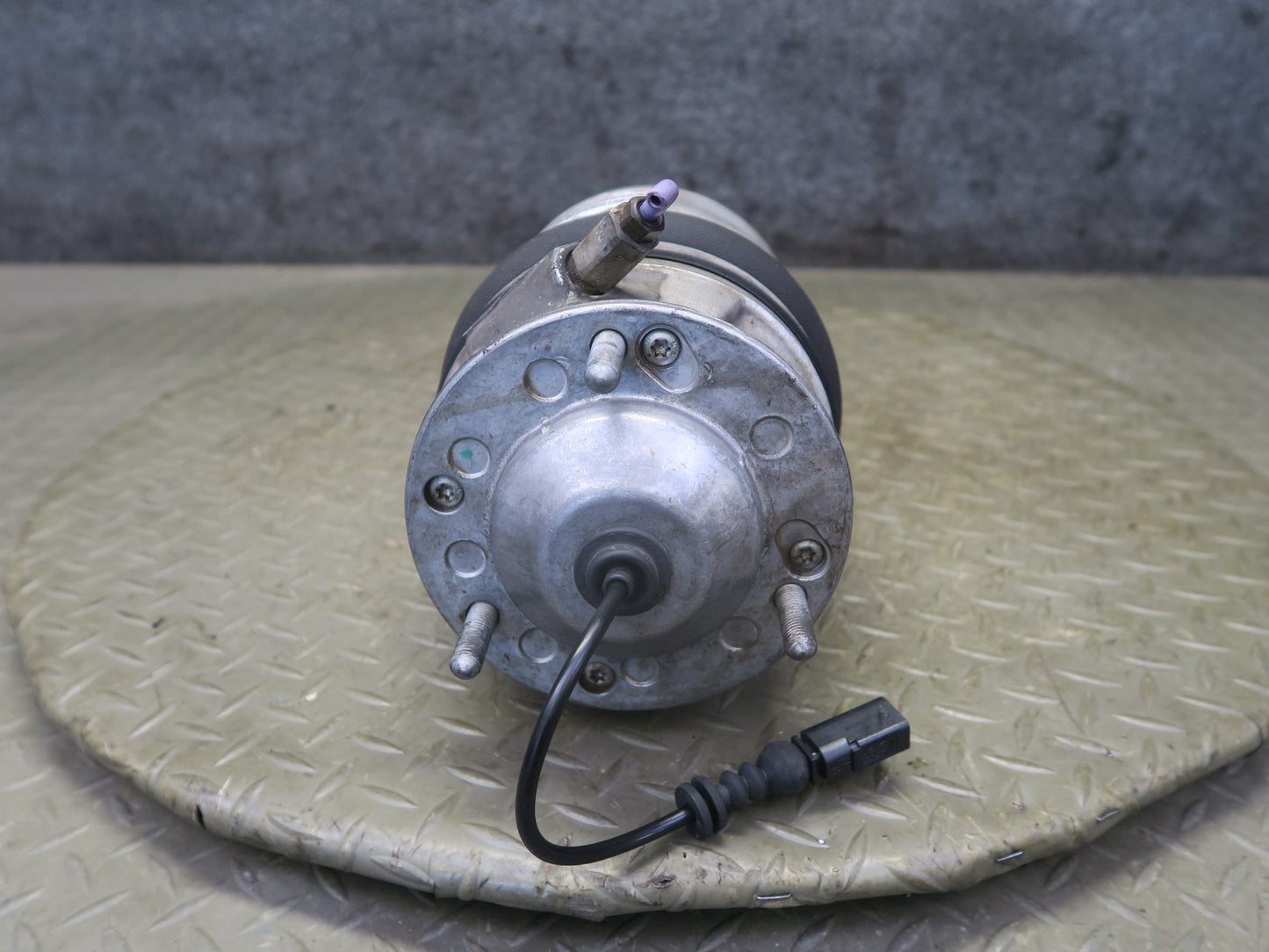 2011-2018 Porsche Cayenne 958 4.8L Turbo AWD Front Left Air Shock Strut Absorber