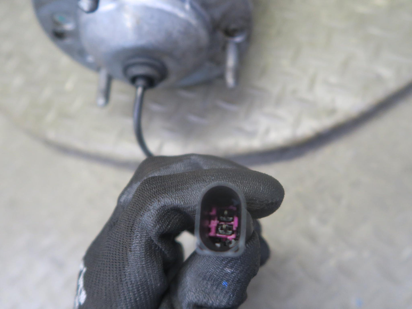 2011-2018 Porsche Cayenne 958 4.8L Turbo AWD Front Left Air Shock Strut Absorber