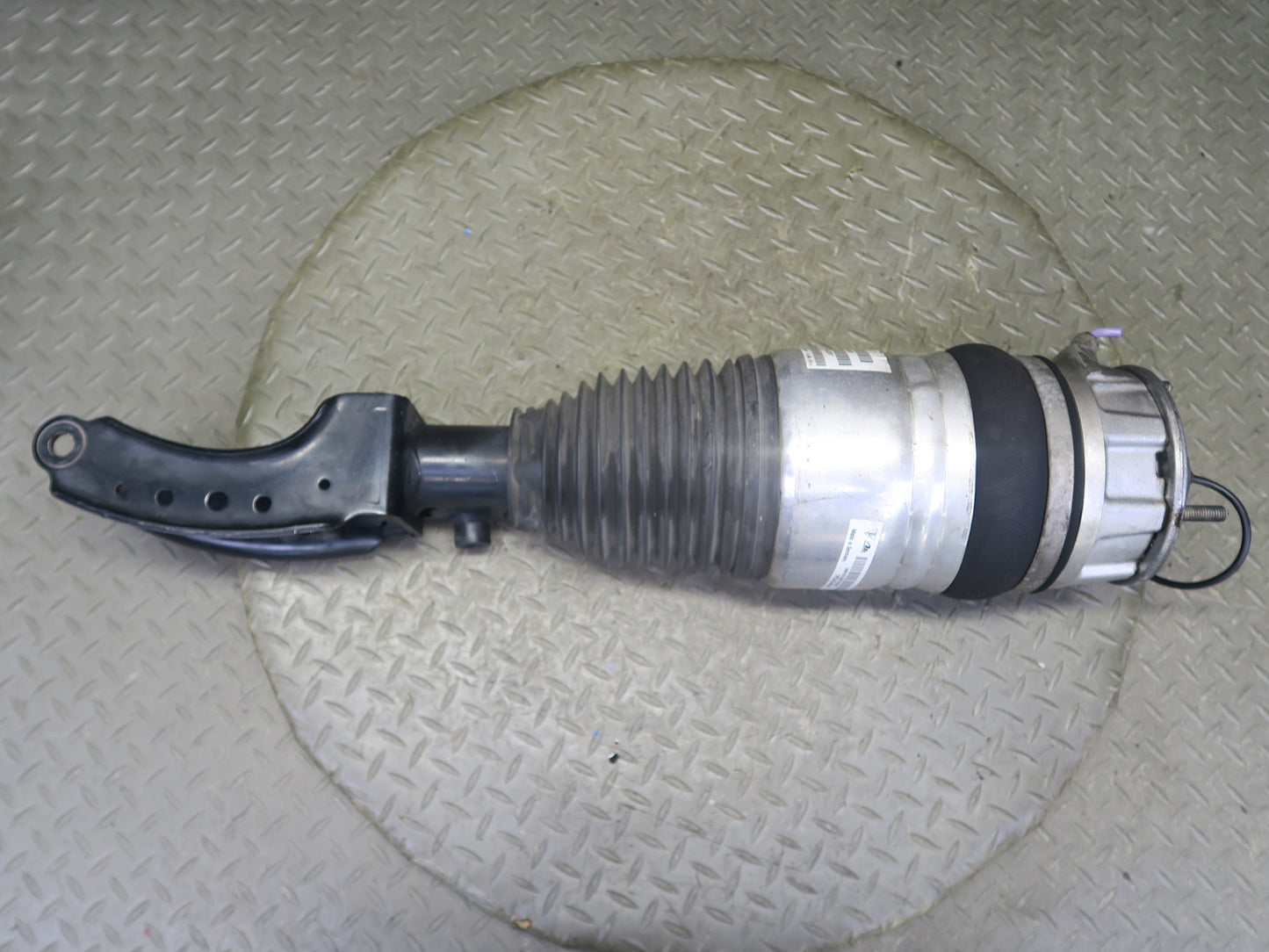 2011-2018 Porsche Cayenne 958 4.8L Turbo AWD Front Left Air Shock Strut Absorber