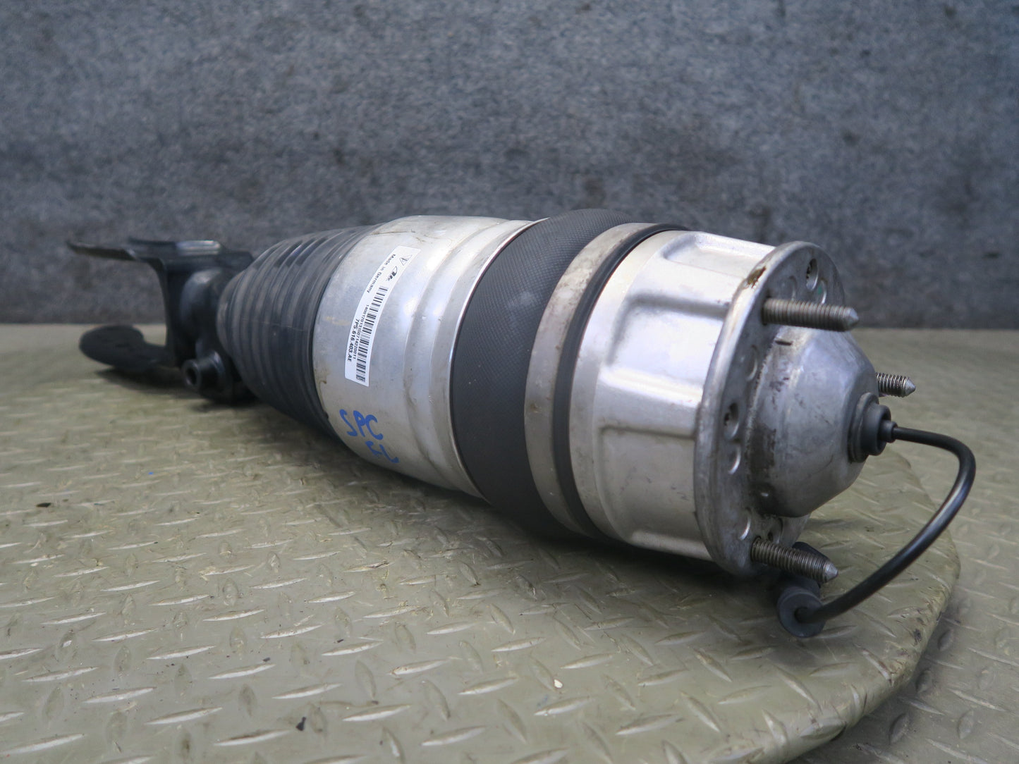 2011-2018 Porsche Cayenne 958 4.8L Turbo AWD Front Left Air Shock Strut Absorber