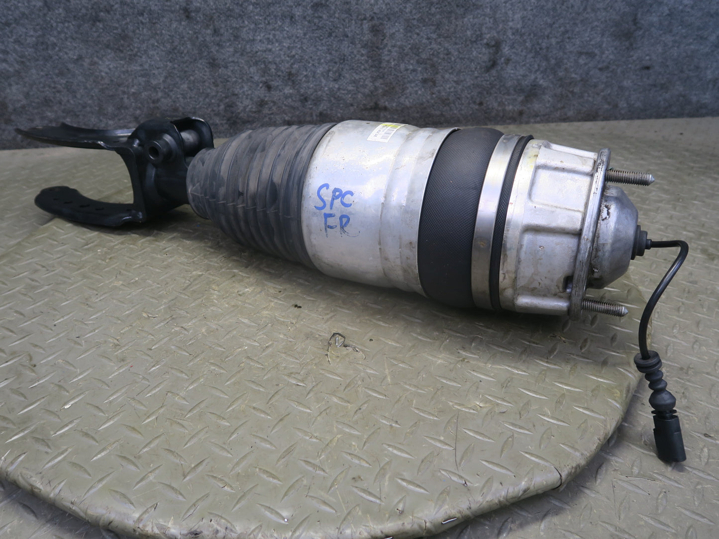 2011-2018 Porsche Cayenne 958 4.8 Turbo AWD Front Right Air Shock Strut Absorber