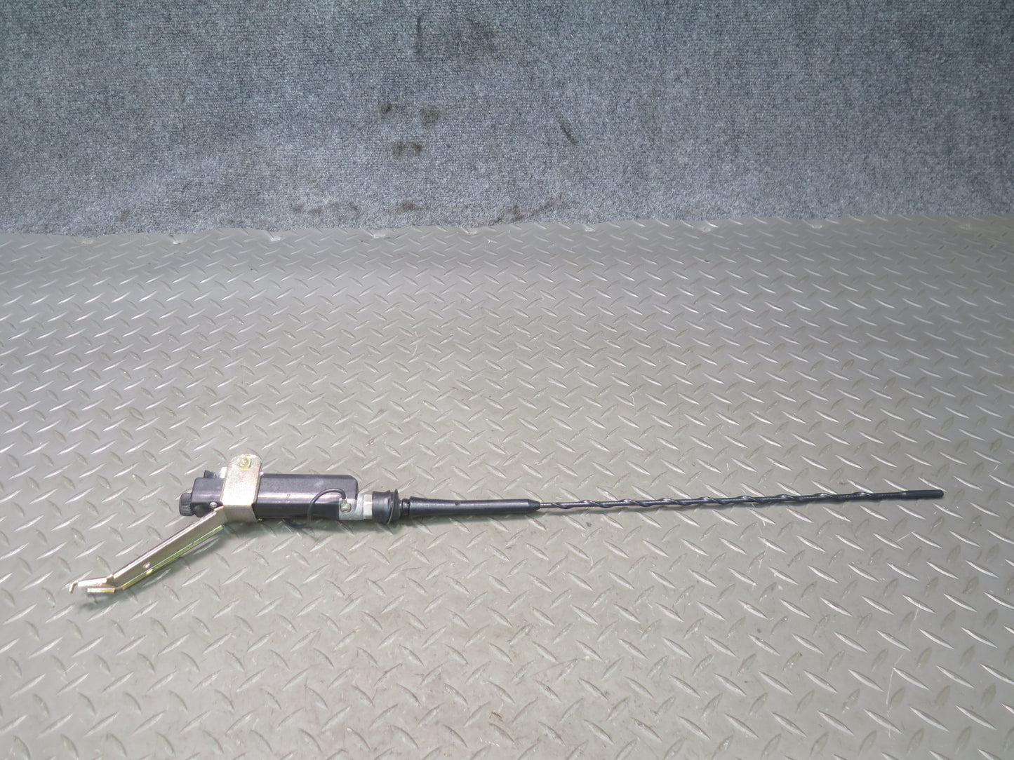 94-99 BMW E36 318iC Convertible Radio Antenna Assembly OEM