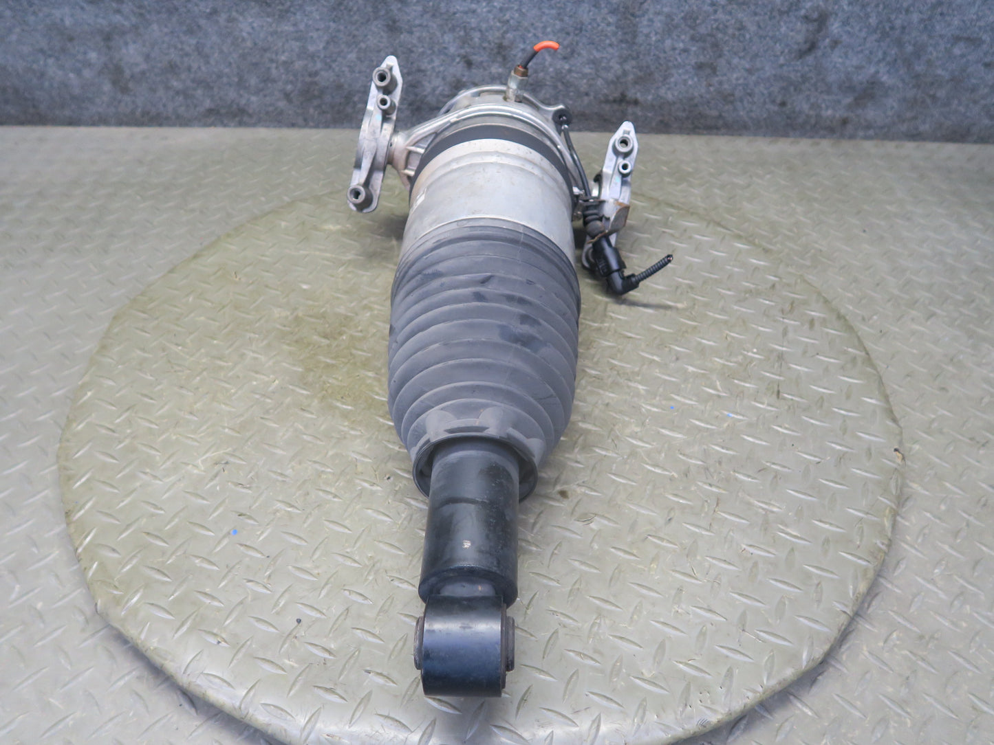 2011-2018 Porsche Cayenne 958 4.8L Turbo AWD Rear Left Air Shock Strut Absorber