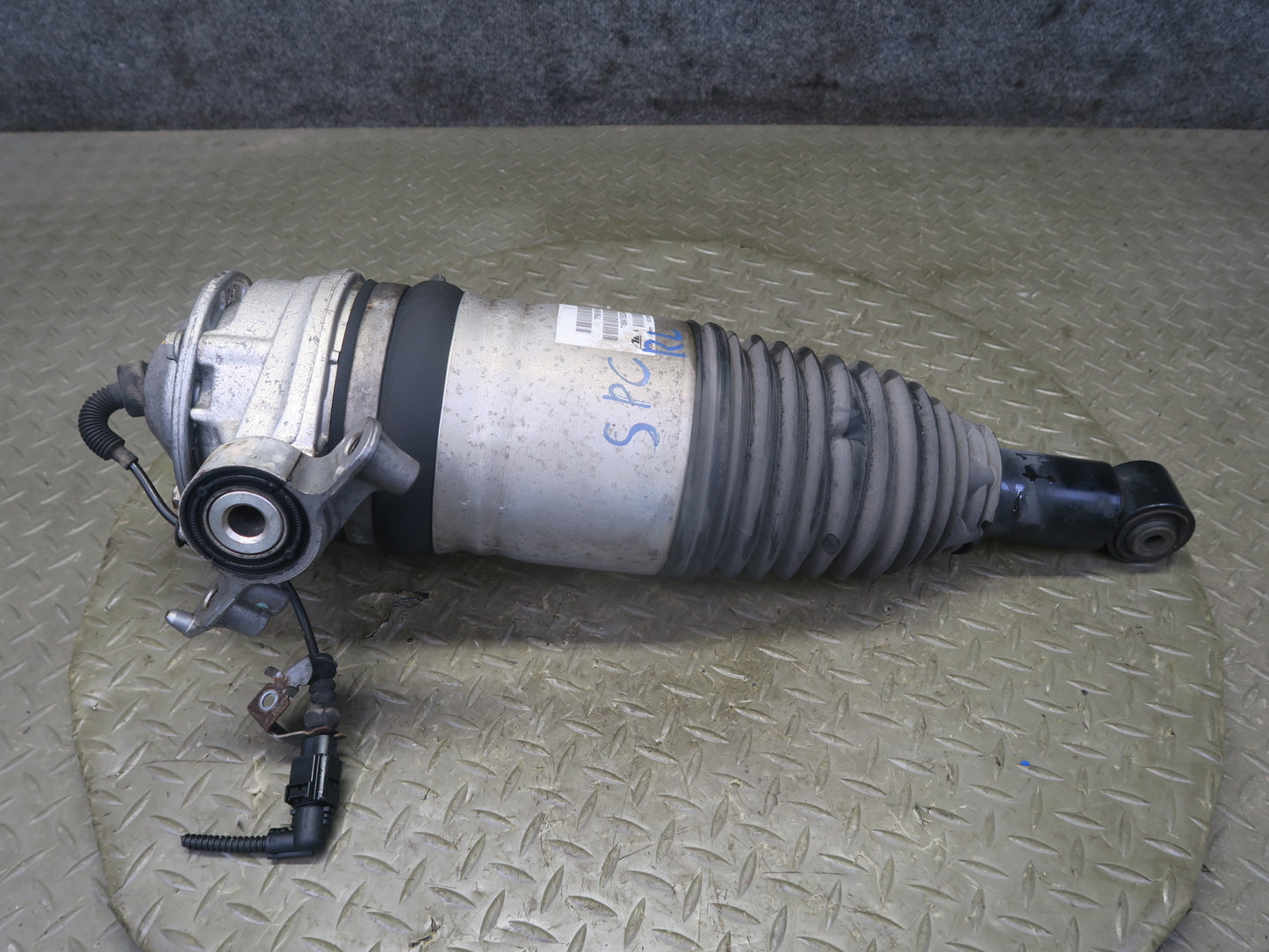 2011-2018 Porsche Cayenne 958 4.8L Turbo AWD Rear Left Air Shock Strut Absorber