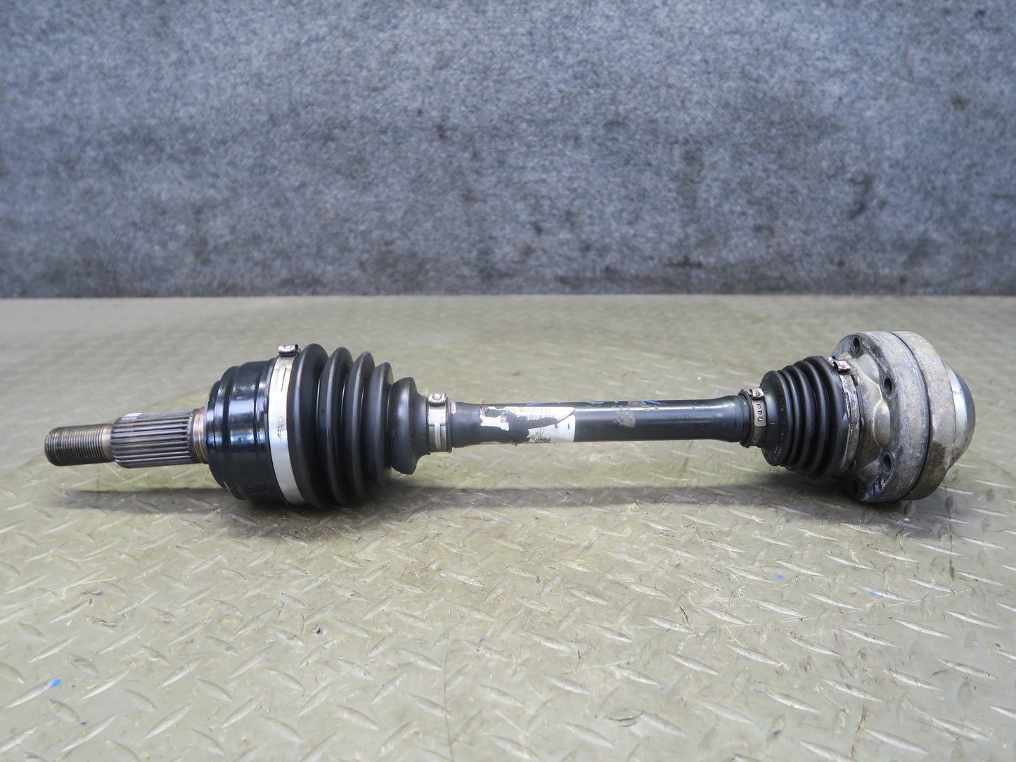 2011-2018 Porsche Cayenne 958 AWD Front Left or Right Suspension Axle Shaft