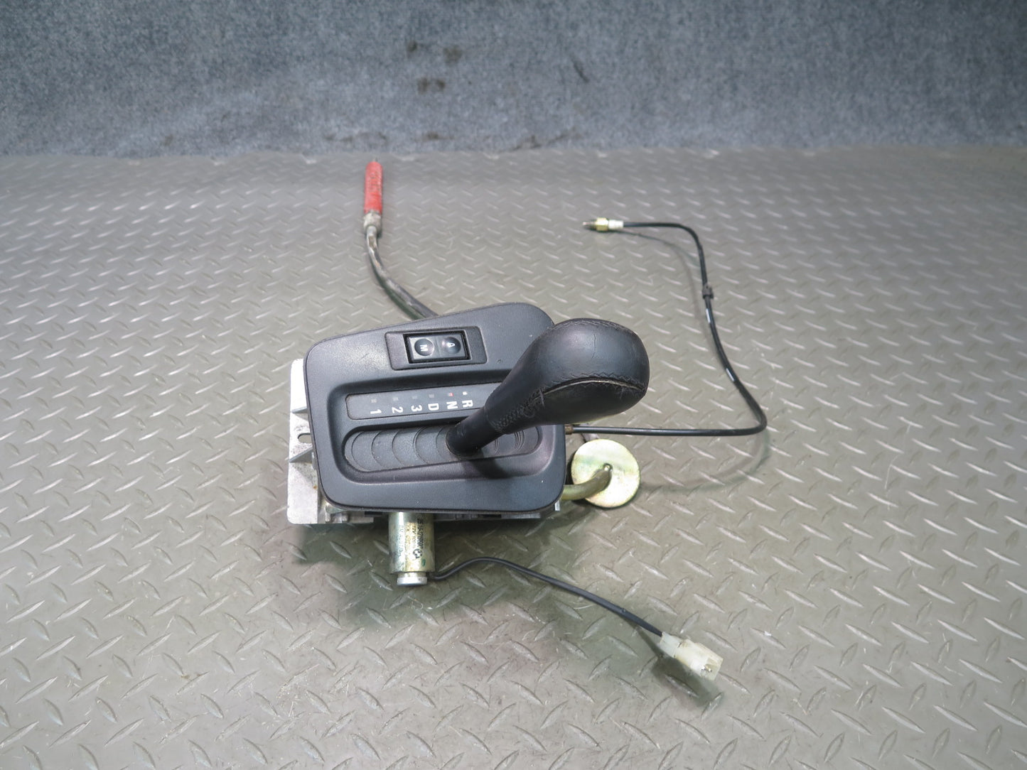 96-99 BMW E36 318IC A/T Automatic Transmission Shifter Assembly w Cable OEM