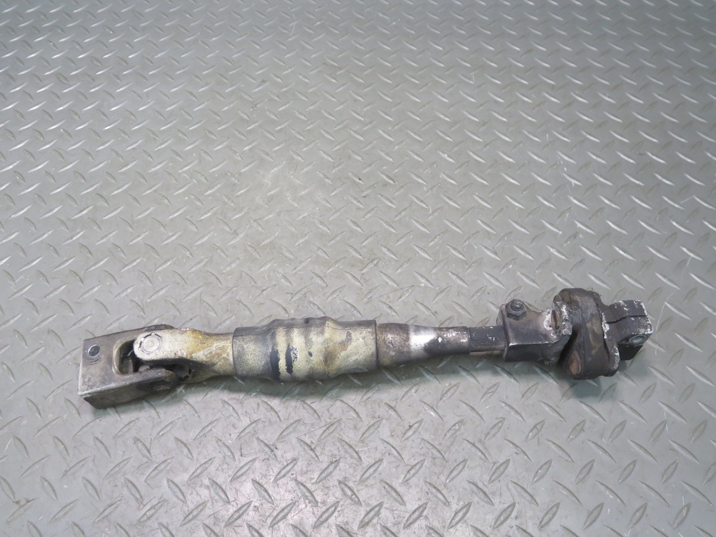 95-99 BMW E36 318ic Steering Column Lower U Joint Shaft OEM