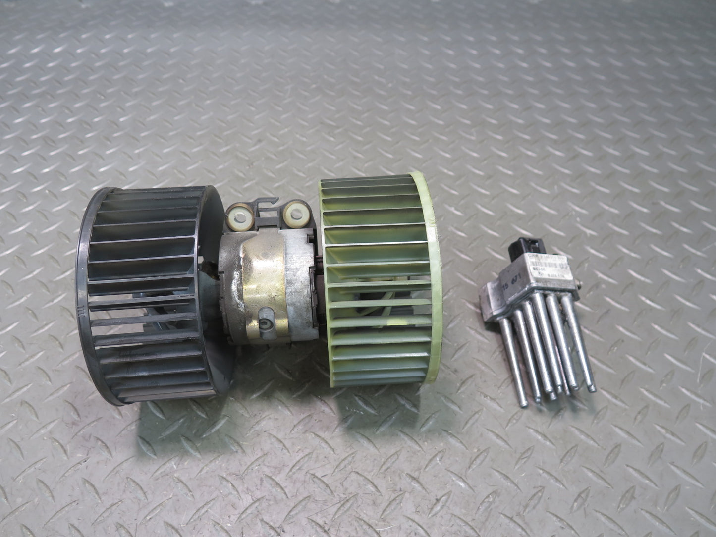 94-99 BMW E36 318iC Set of 2 A/C Heater Blower Motor Fan & Resistor OEM
