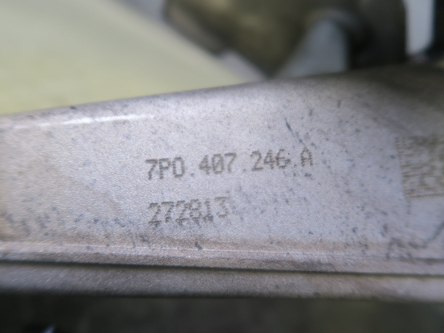 2011-2018 Porsche Cayenne 958 AWD Front Right Spindle Knuckle Wheel Hub Bearing