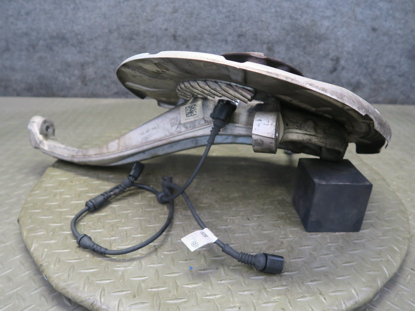 2011-2018 Porsche Cayenne 958 AWD Front Right Spindle Knuckle Wheel Hub Bearing