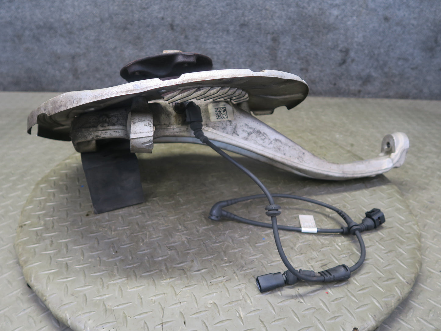 2011-2018 Porsche Cayenne 958 AWD Front Left Spindle Knuckle Wheel Hub Bearing