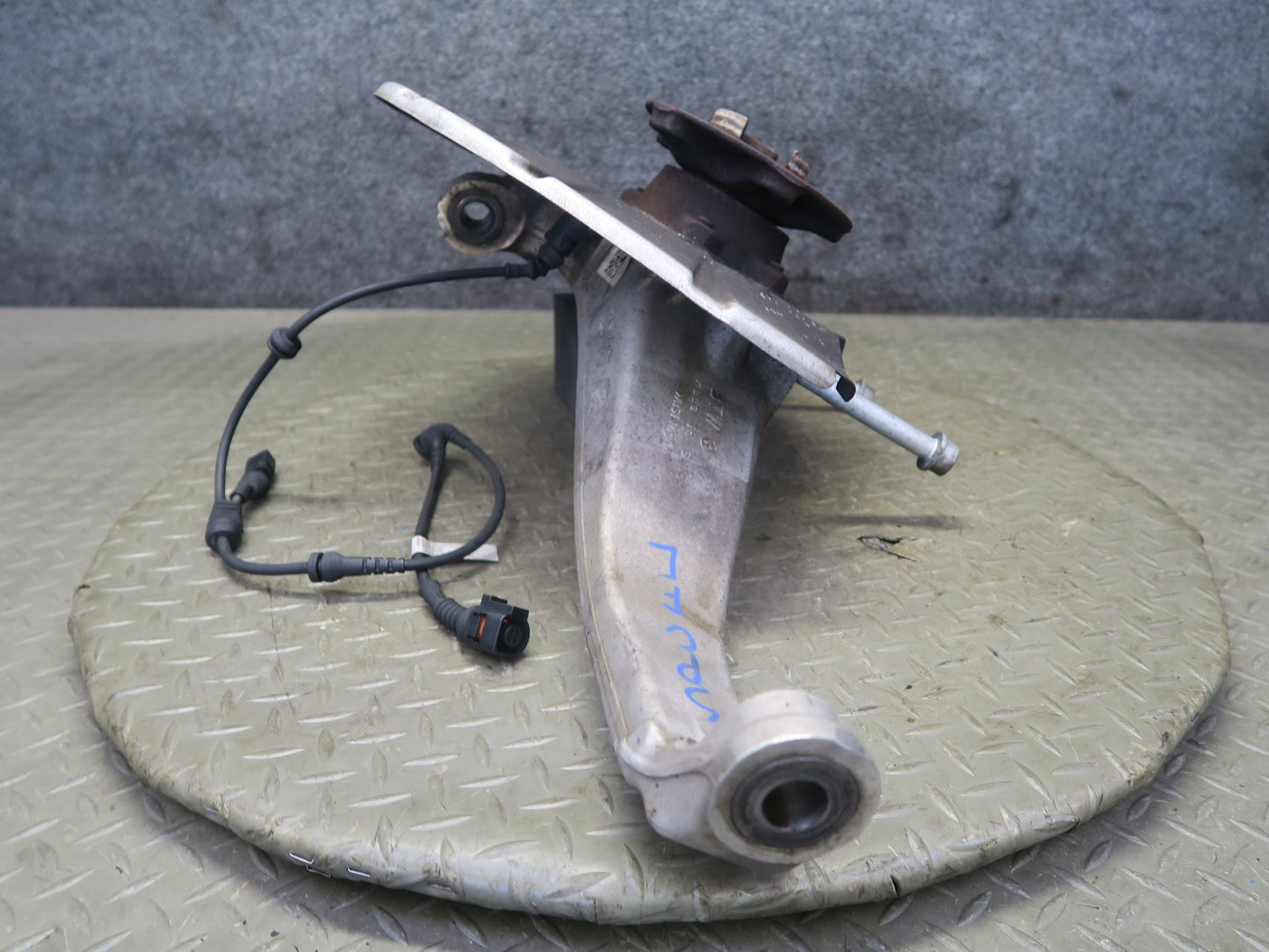2011-2018 Porsche Cayenne 958 AWD Front Left Spindle Knuckle Wheel Hub Bearing