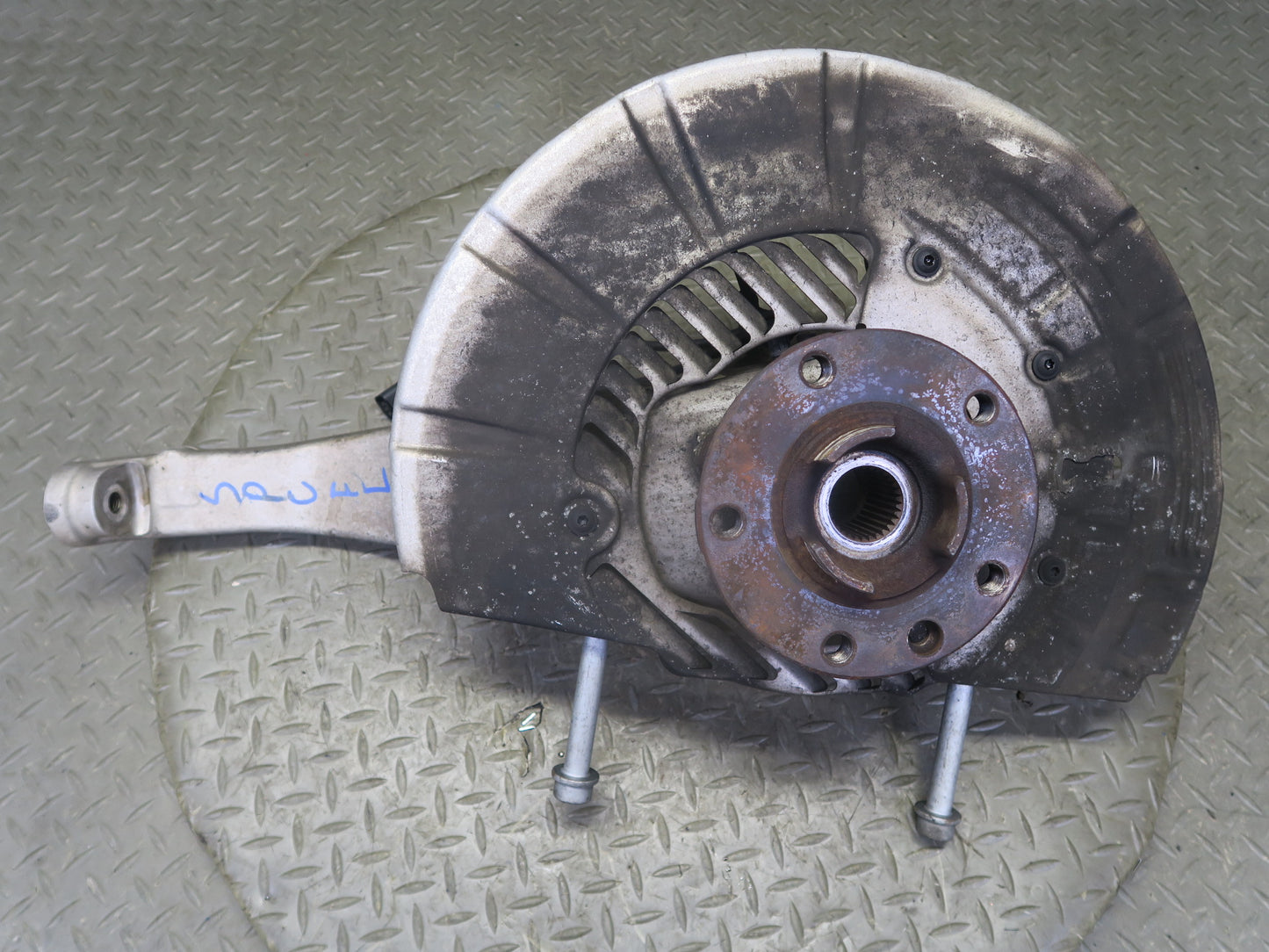2011-2018 Porsche Cayenne 958 AWD Front Left Spindle Knuckle Wheel Hub Bearing