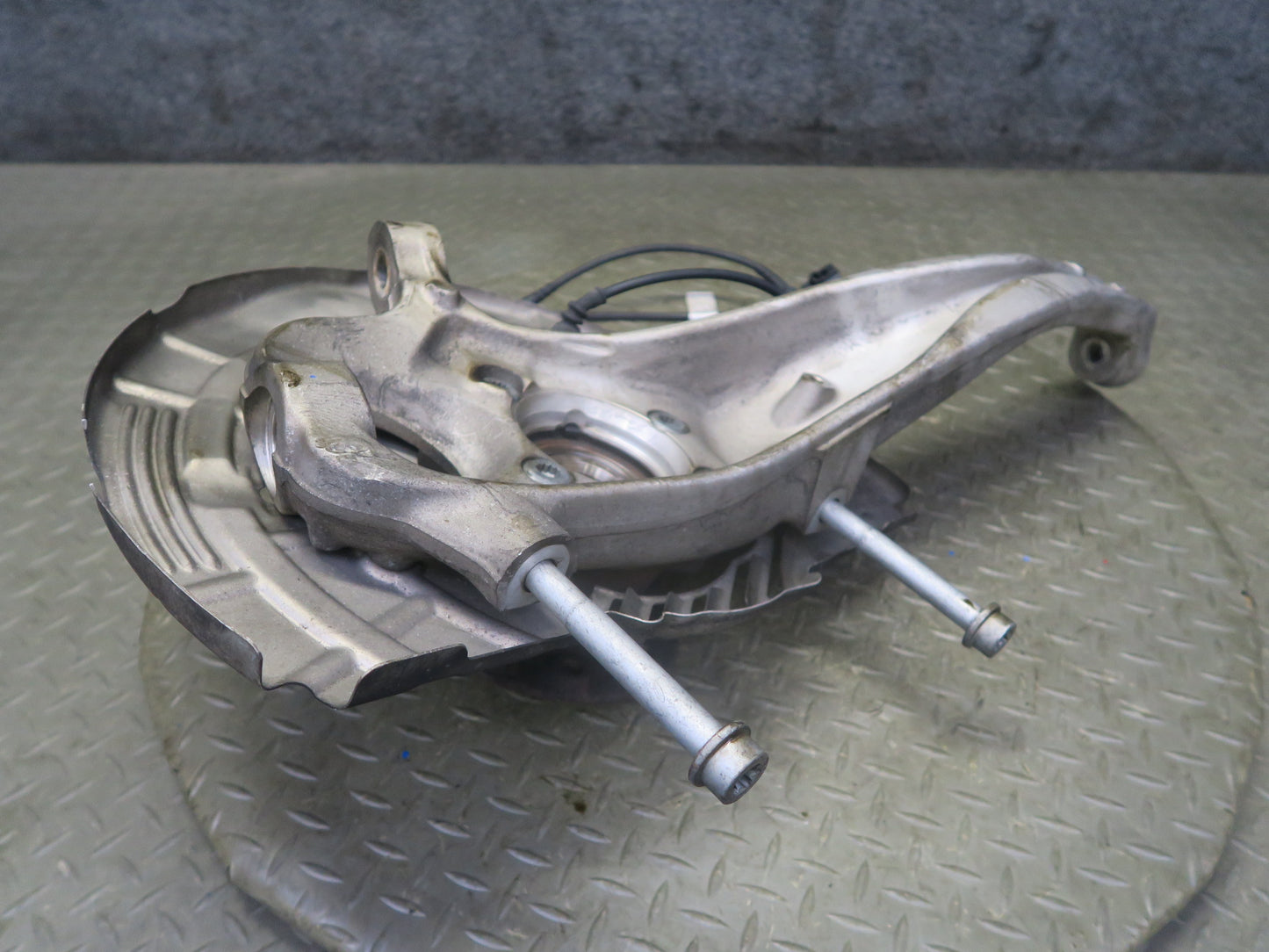 2011-2018 Porsche Cayenne 958 AWD Front Left Spindle Knuckle Wheel Hub Bearing