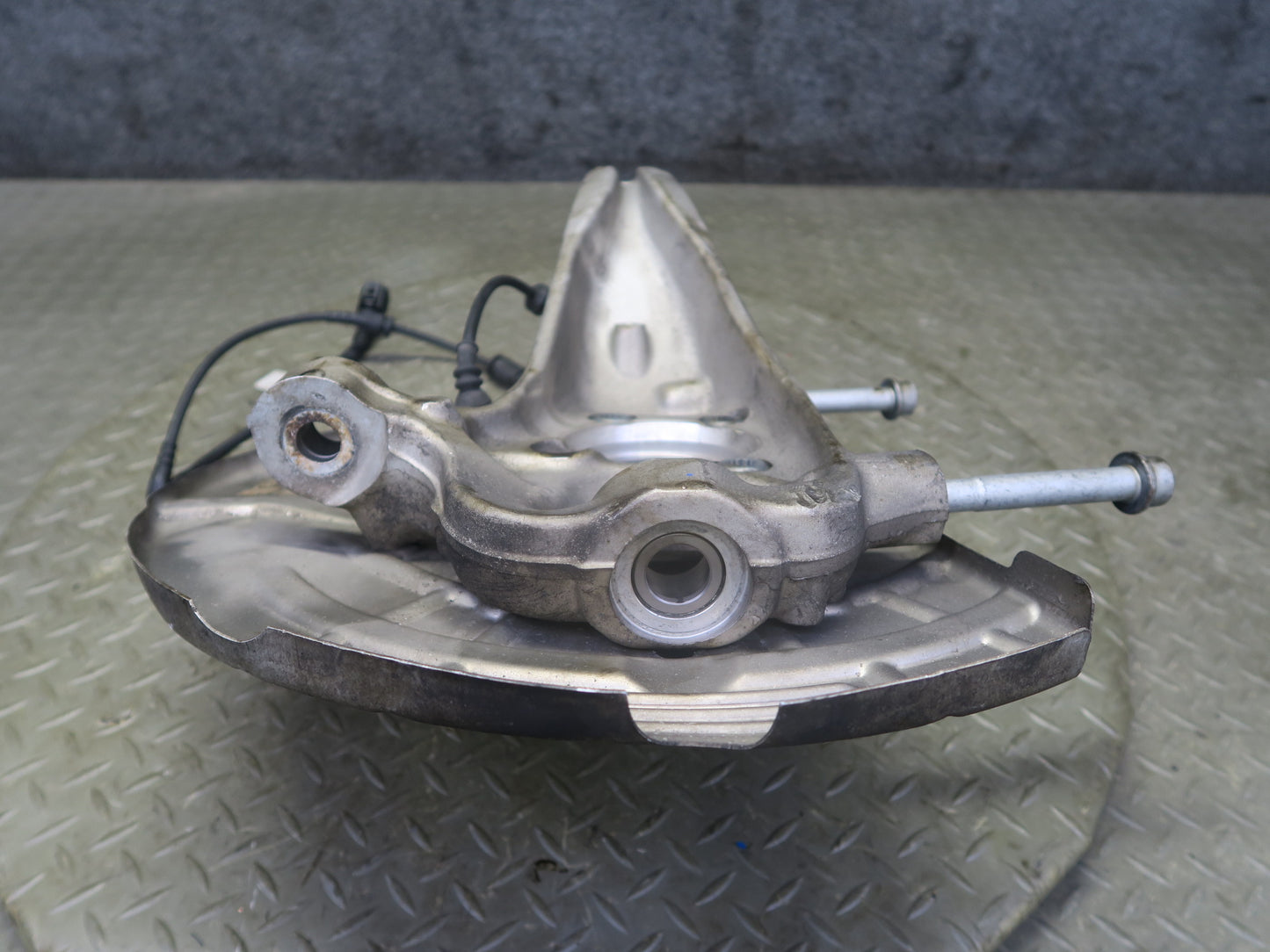 2011-2018 Porsche Cayenne 958 AWD Front Left Spindle Knuckle Wheel Hub Bearing
