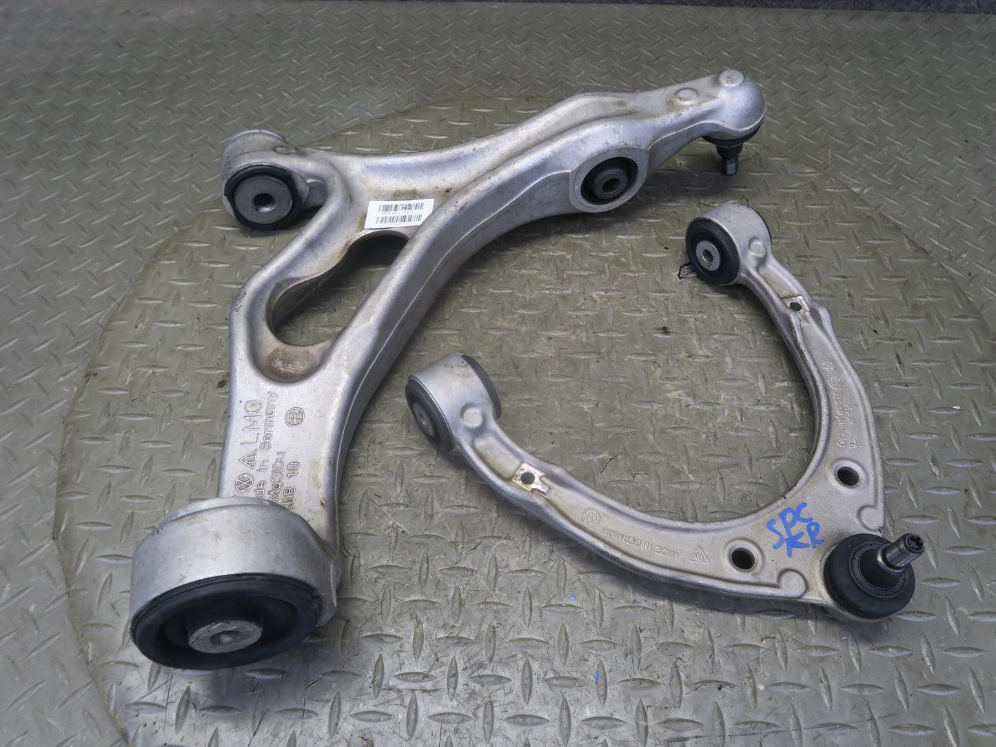 2011-2018 Porsche Cayenne 958 Front Right Upper & Lower Control Arm Set