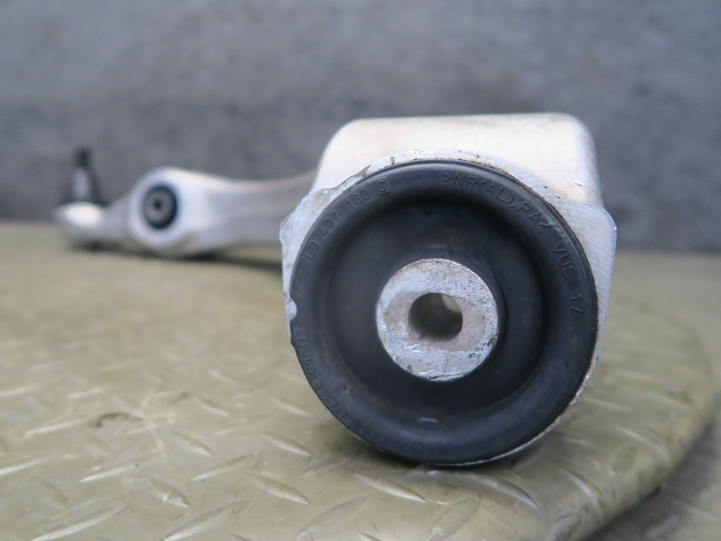 2011-2018 Porsche Cayenne 958 Front Right Upper & Lower Control Arm Set