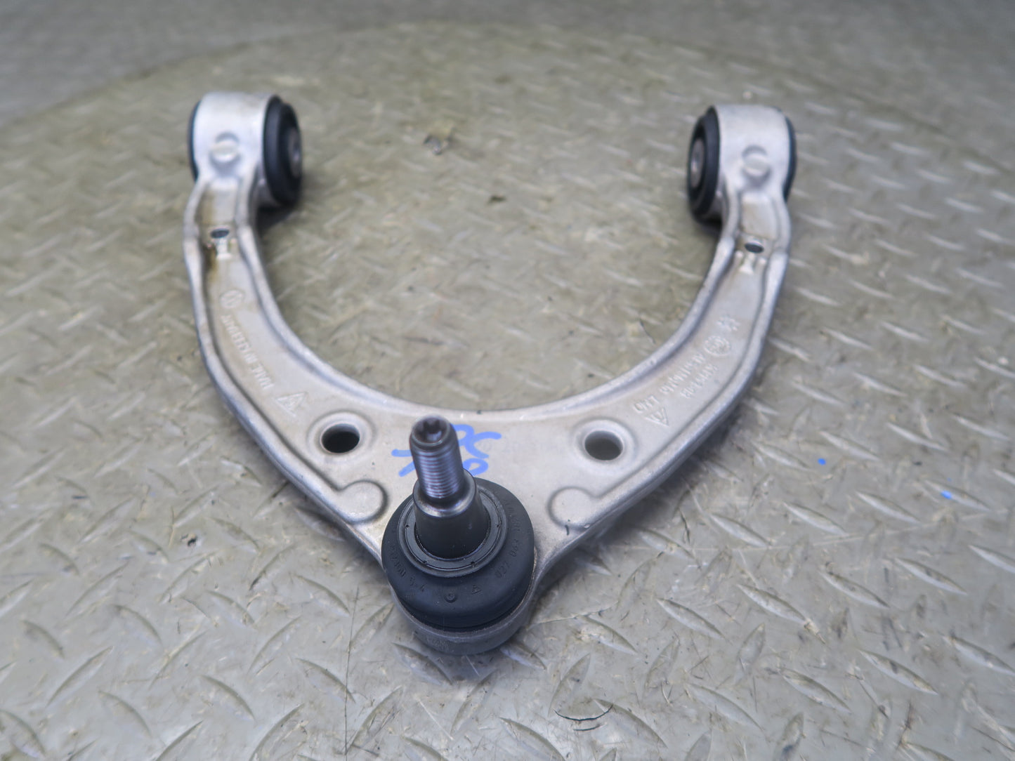 2011-2018 Porsche Cayenne 958 Front Right Upper & Lower Control Arm Set