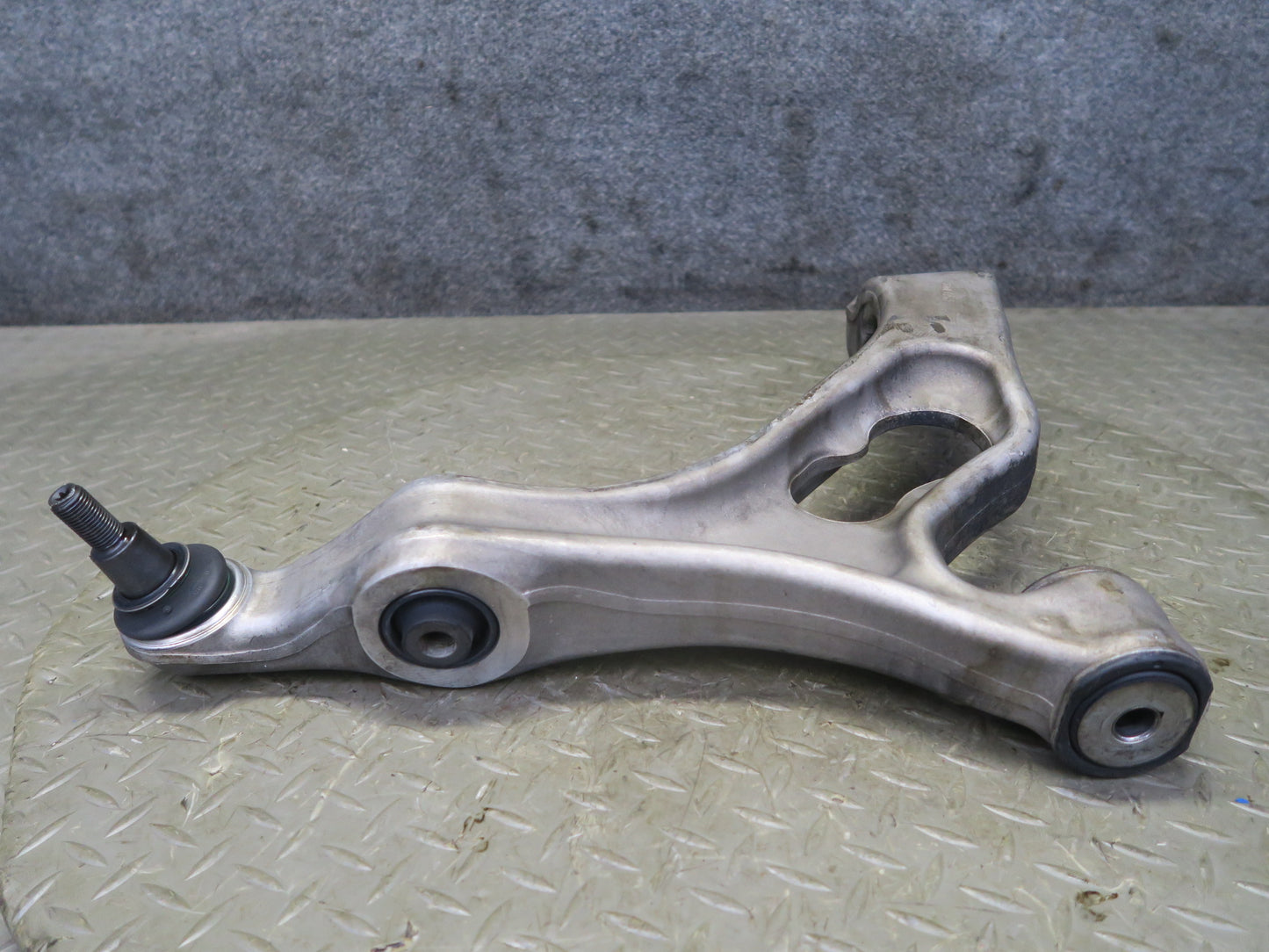 2011-2018 Porsche Cayenne 958 Front Left Upper & Lower Control Arm Set