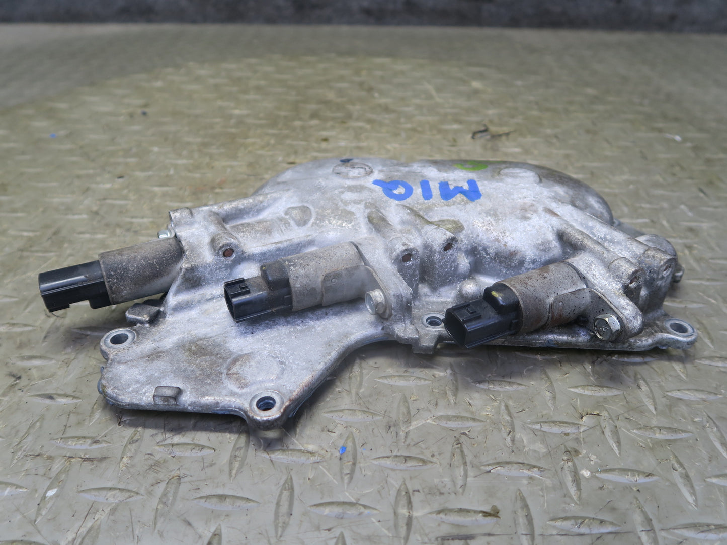 2014-2017 Infiniti QX60 2.5L Hybrid QR25DER Engine Valve Timing Solenoid Cover