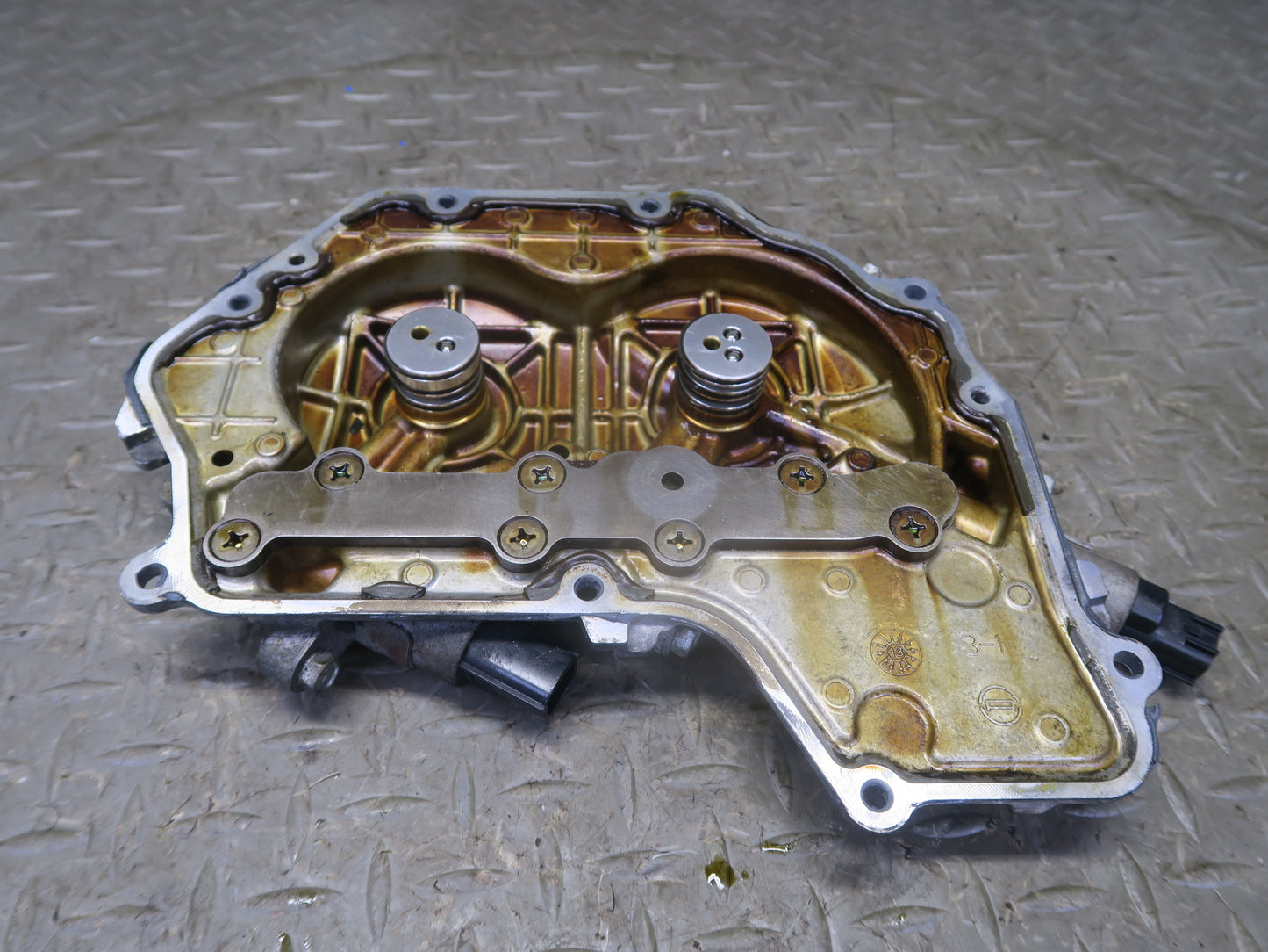 2014-2017 Infiniti QX60 2.5L Hybrid QR25DER Engine Valve Timing Solenoid Cover