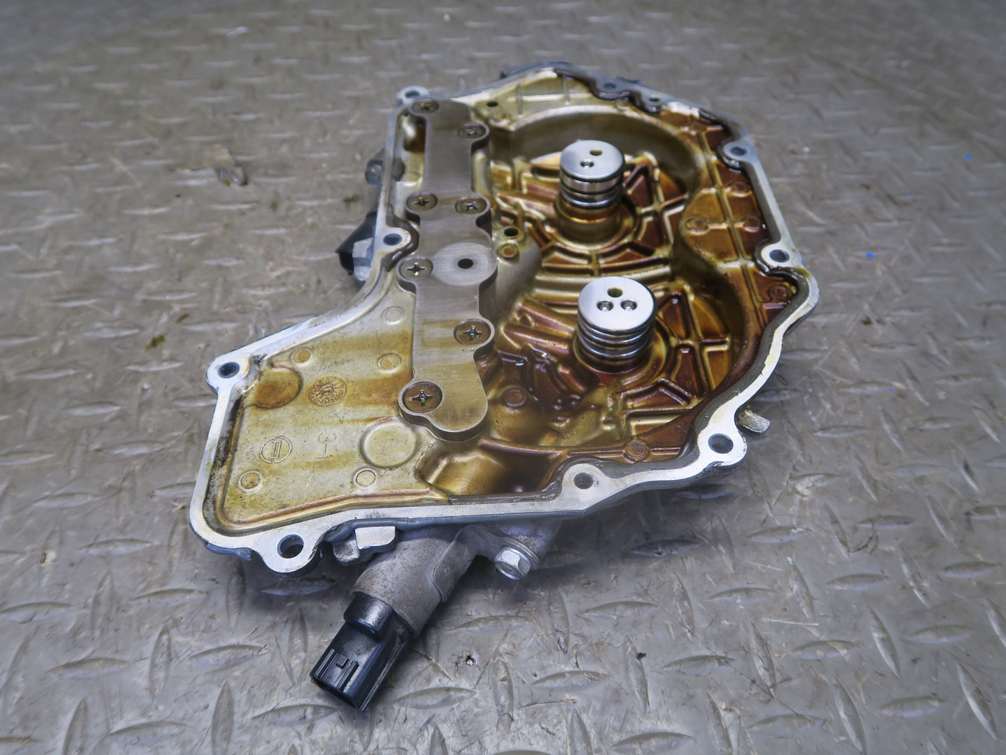 2014-2017 Infiniti QX60 2.5L Hybrid QR25DER Engine Valve Timing Solenoid Cover