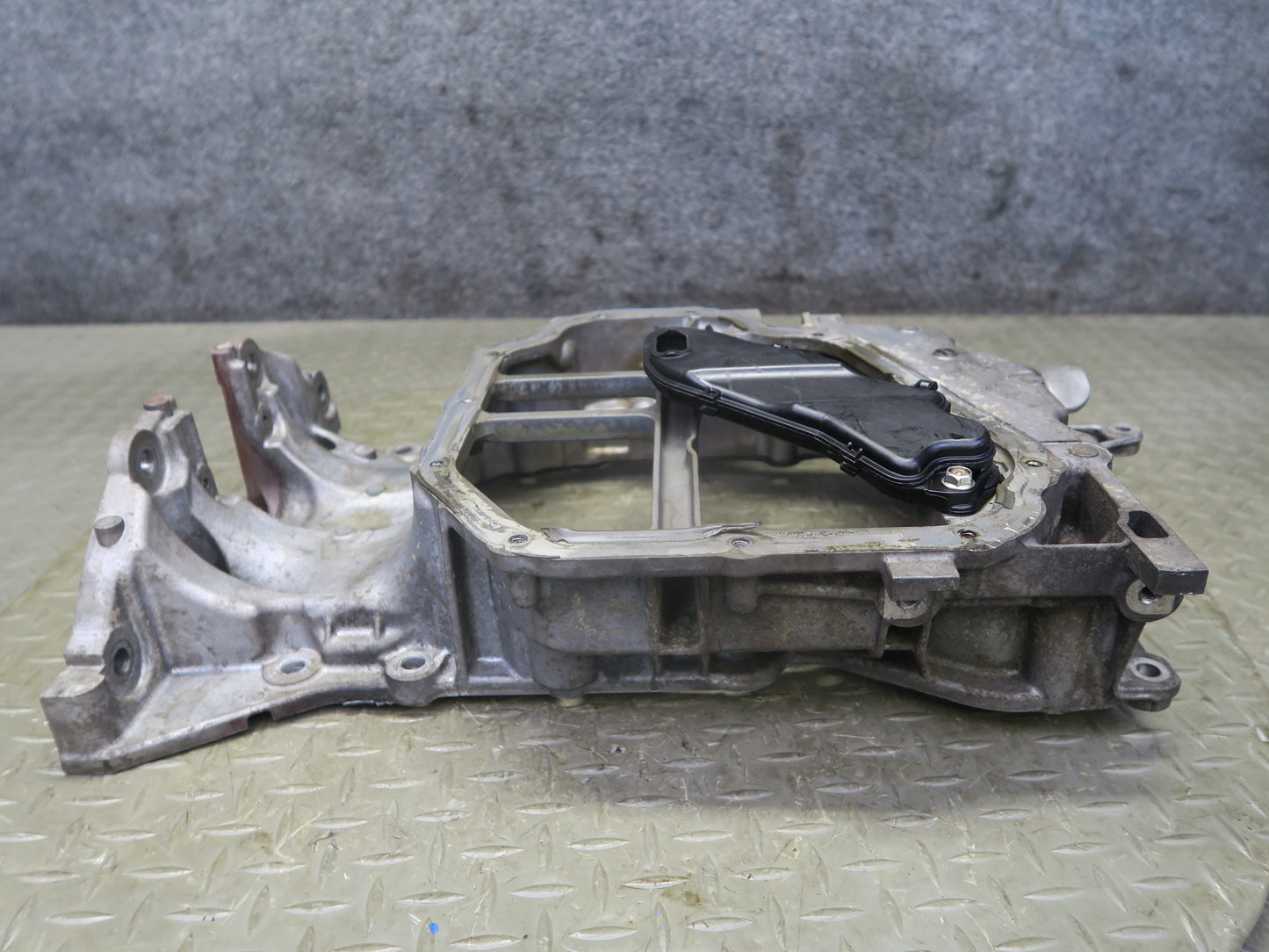 2014-2017 Infiniti QX60 2.5L Hybrid QR25DER Engine Upper Oil Pan