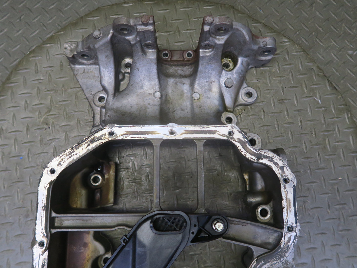 2014-2017 Infiniti QX60 2.5L Hybrid QR25DER Engine Upper Oil Pan