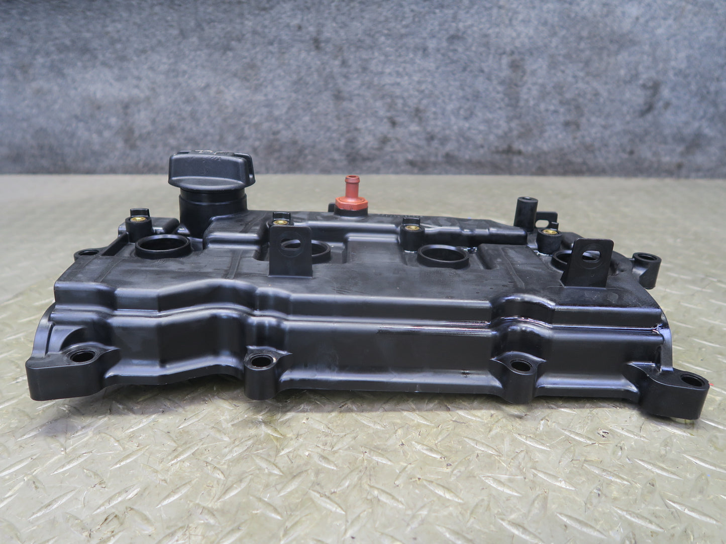 2014-2017 Infiniti QX60 2.5L Hybrid QR25DER Engine Cylinder Head Valve Cover