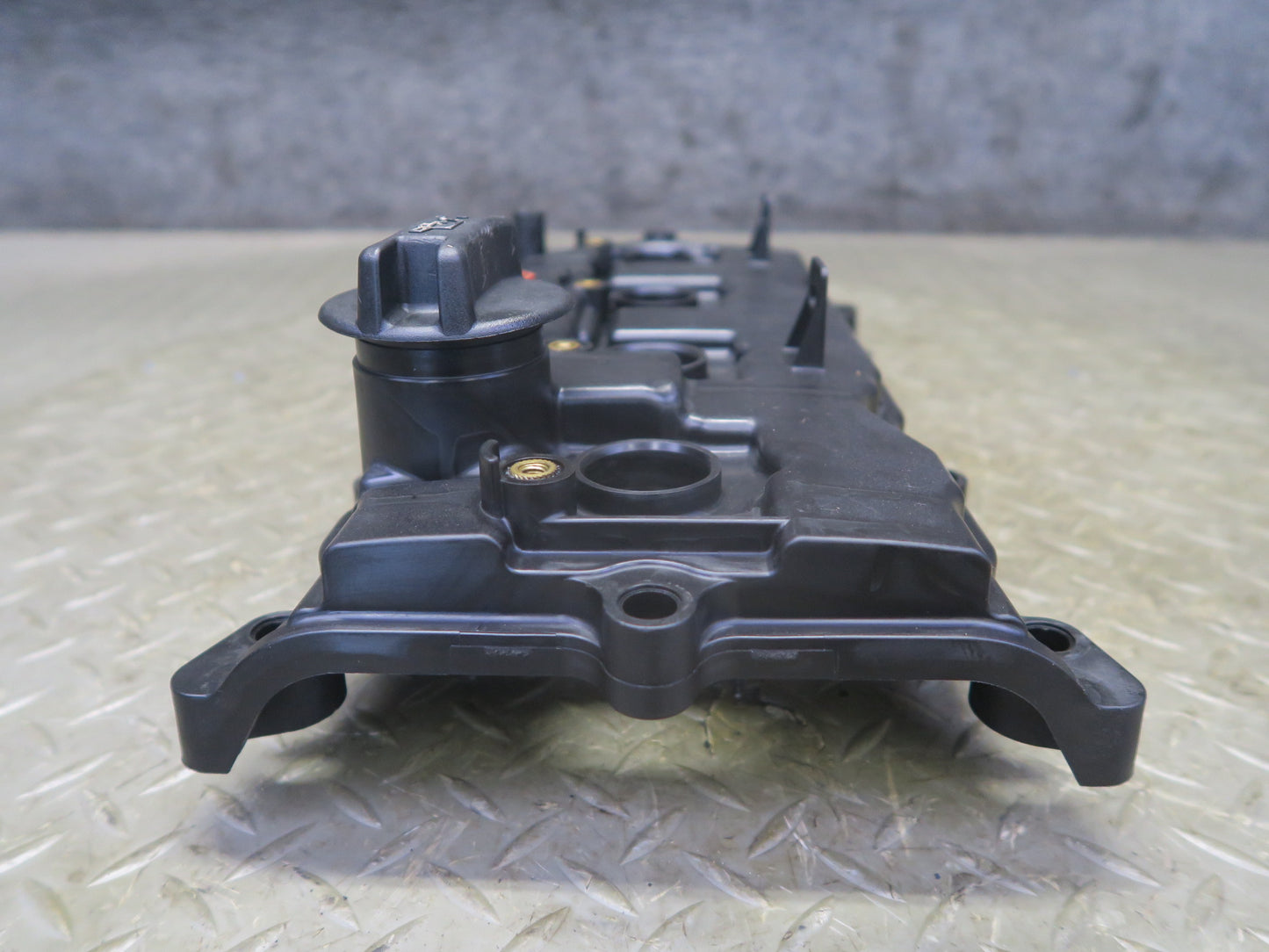 2014-2017 Infiniti QX60 2.5L Hybrid QR25DER Engine Cylinder Head Valve Cover