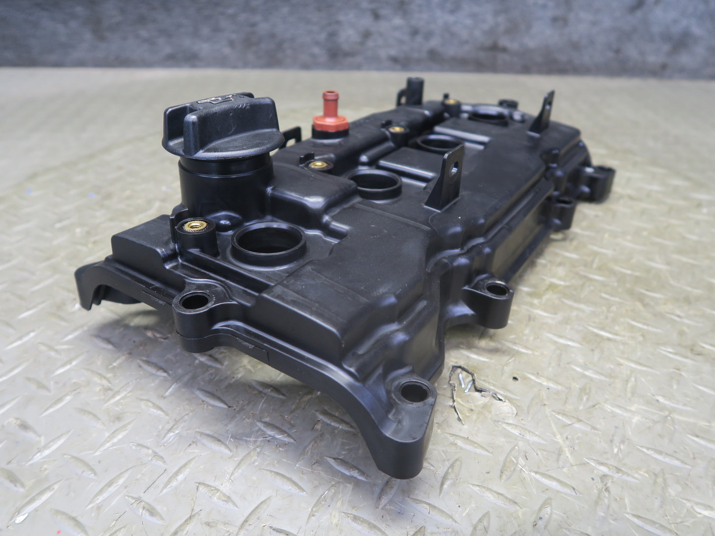 2014-2017 Infiniti QX60 2.5L Hybrid QR25DER Engine Cylinder Head Valve Cover