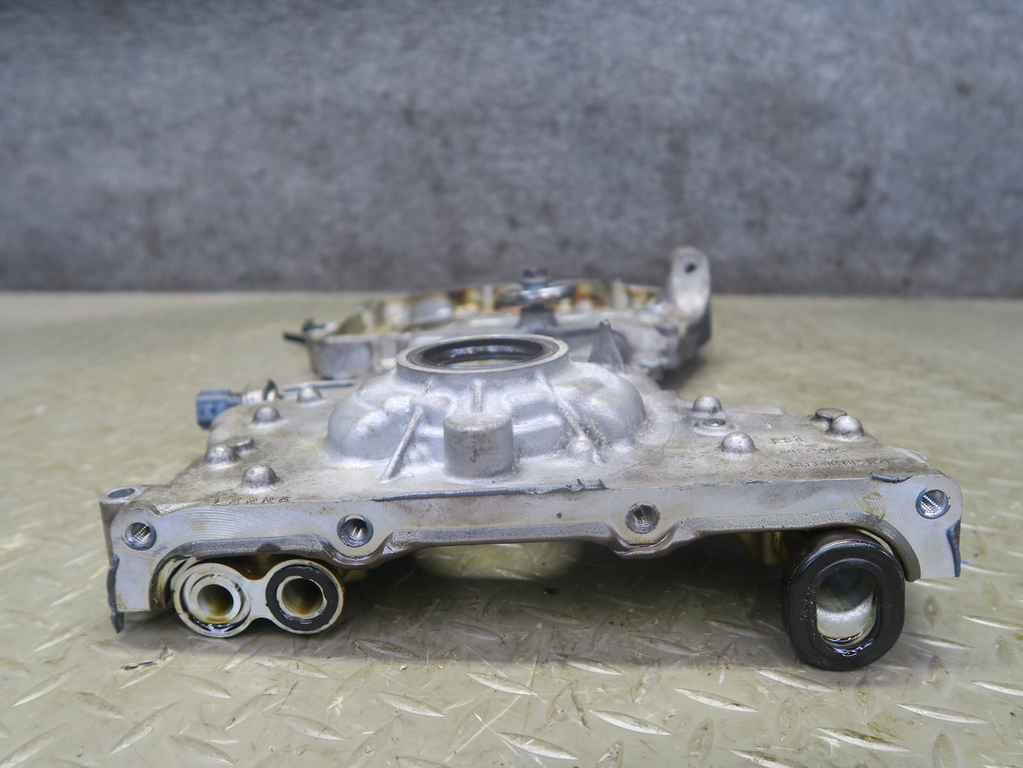 2014-2017 Infiniti QX60 2.5L Hybrid QR25DER Engine Timing Chain Cover