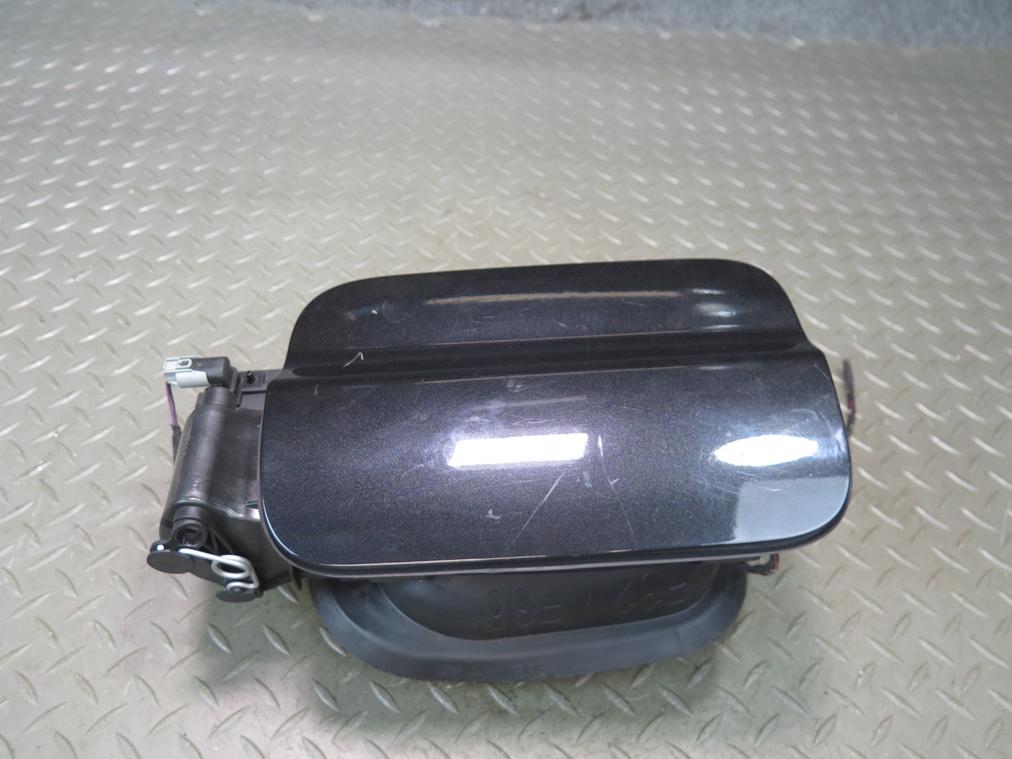 14-16 BMW F32 F36 435I Fuel Tank Filler Door Lid Cover w Housing Black OEM