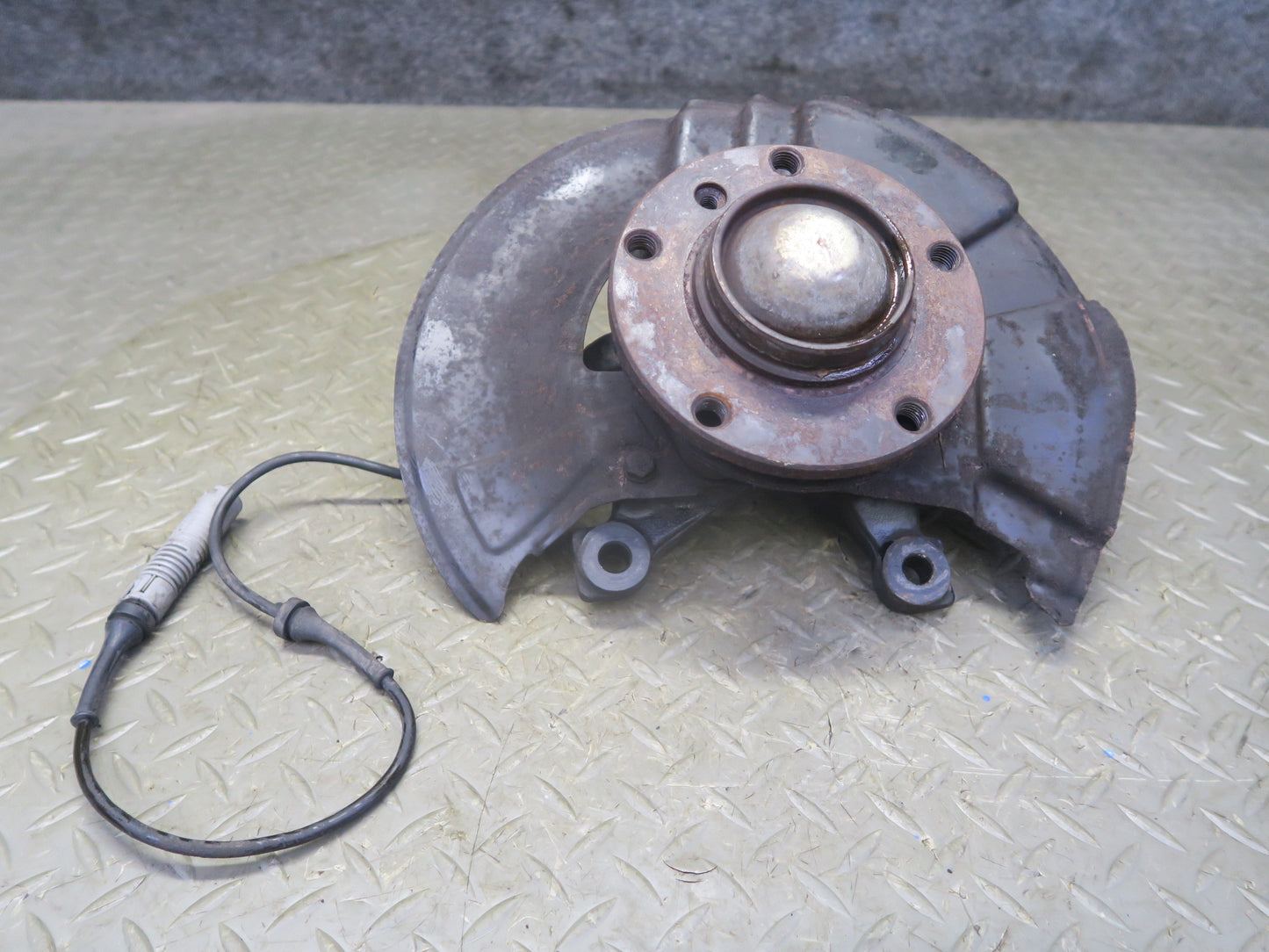 94-99 BMW E36 318i 318ti Front Right Spindle Knuckle Wheel Hub Bearing OEM