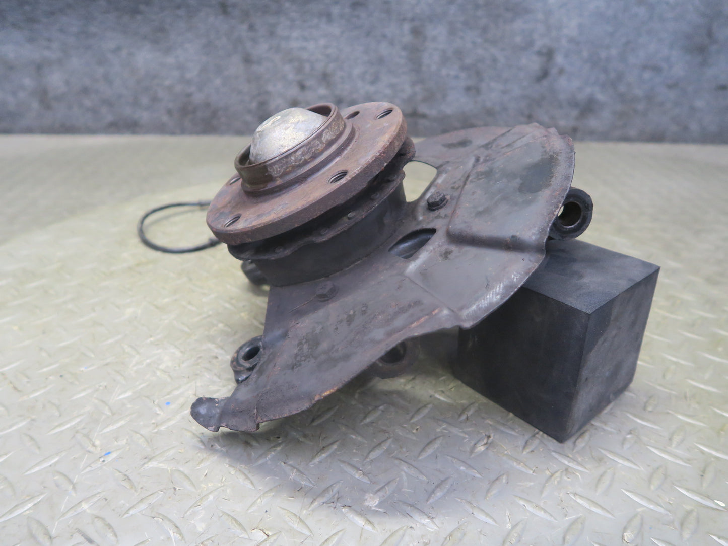 94-99 BMW E36 318i 318ti Front Right Spindle Knuckle Wheel Hub Bearing OEM