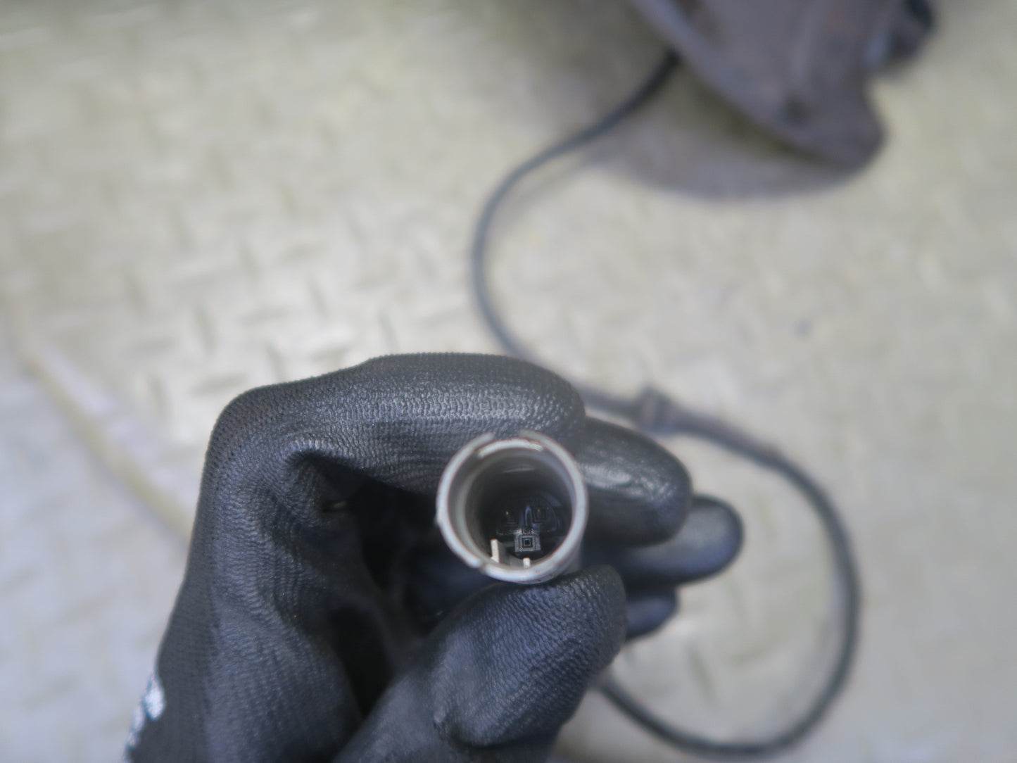 94-99 BMW E36 318i 318ti Front Right Spindle Knuckle Wheel Hub Bearing OEM