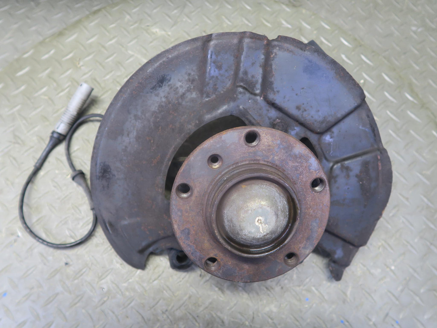 94-99 BMW E36 318i 318ti Front Right Spindle Knuckle Wheel Hub Bearing OEM